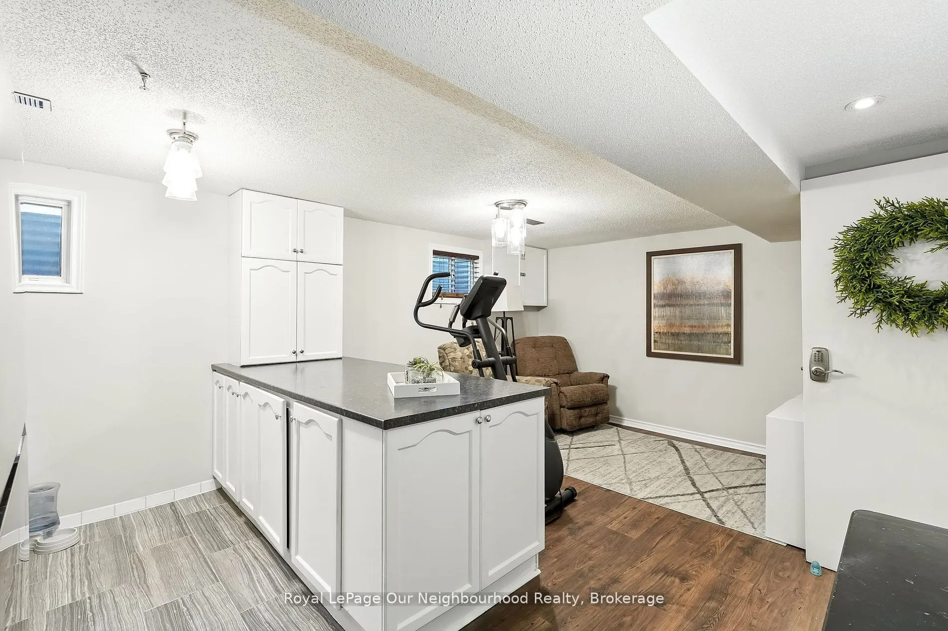 1156 Valley Court