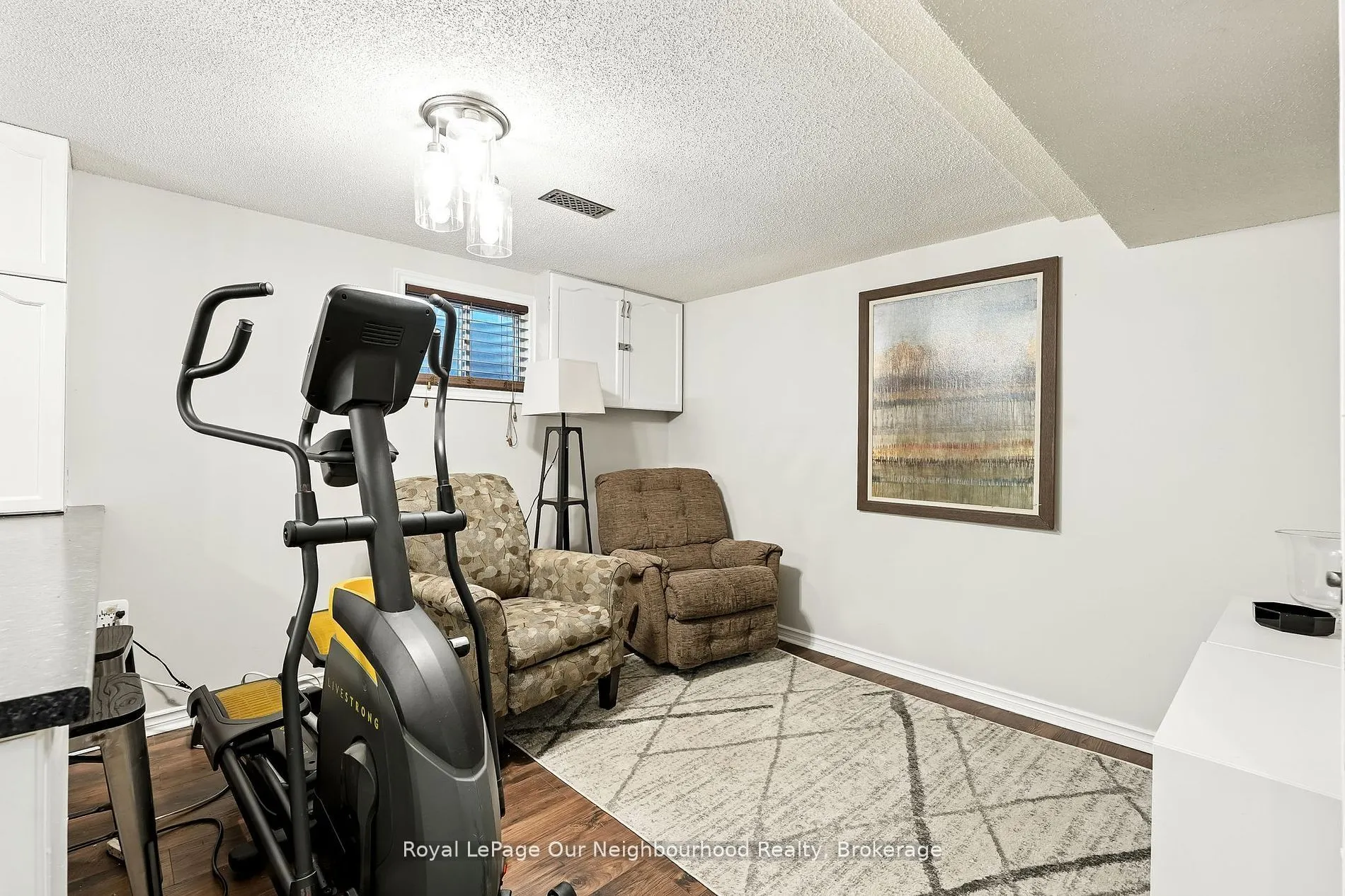 1156 Valley Court