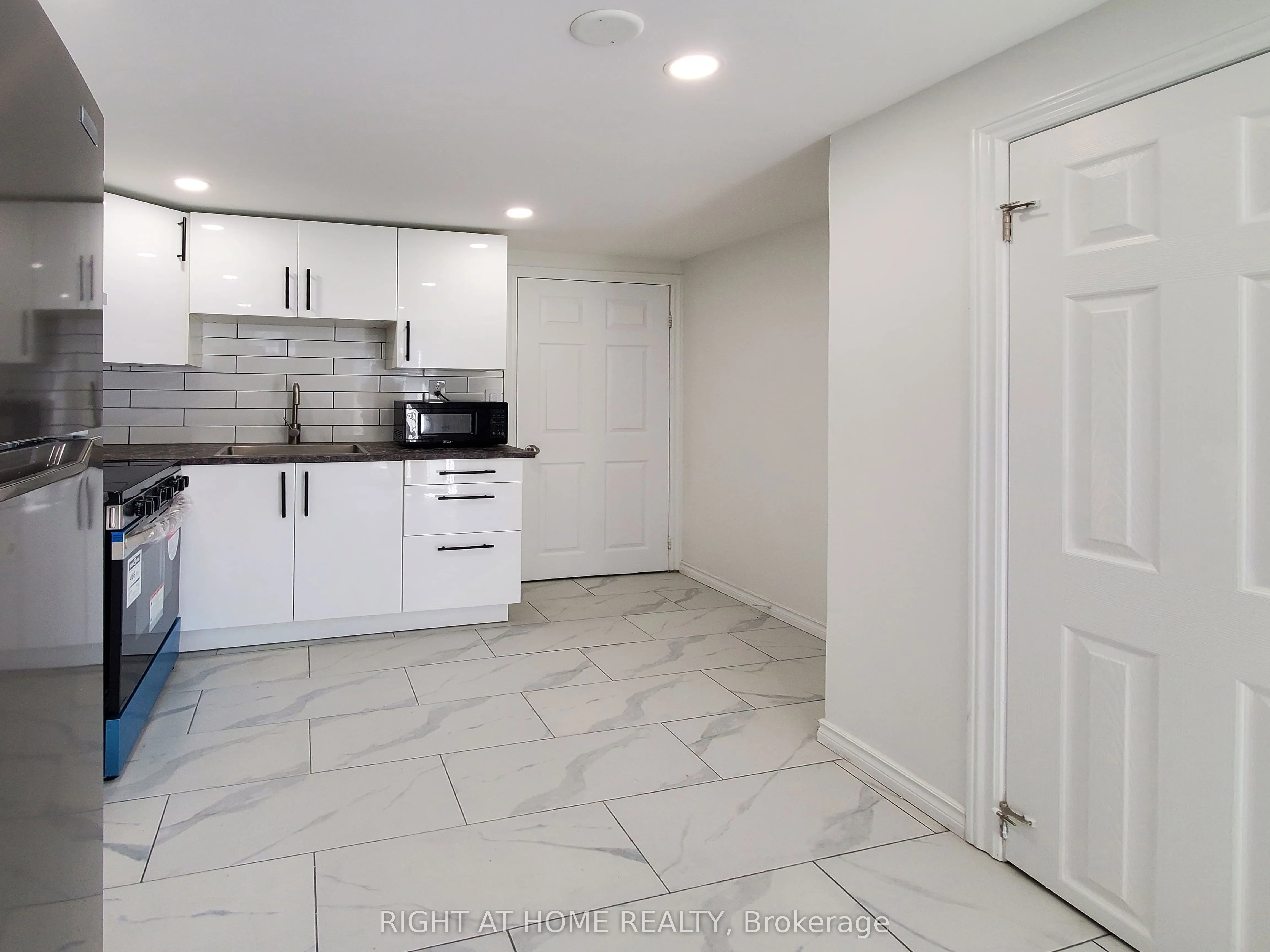 19 Tawn Crescent, #BSMT