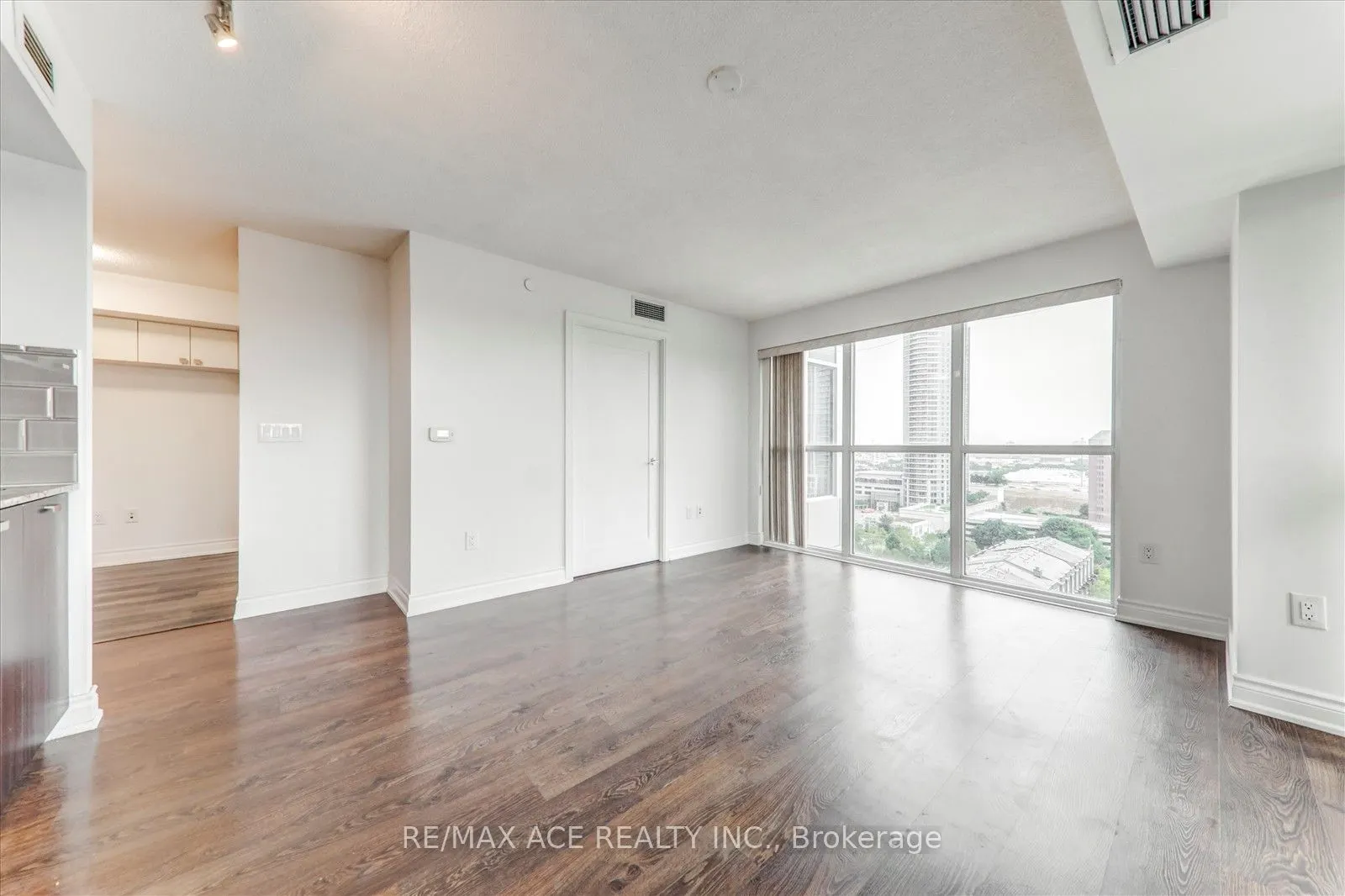 275 Village Green Square, #1323