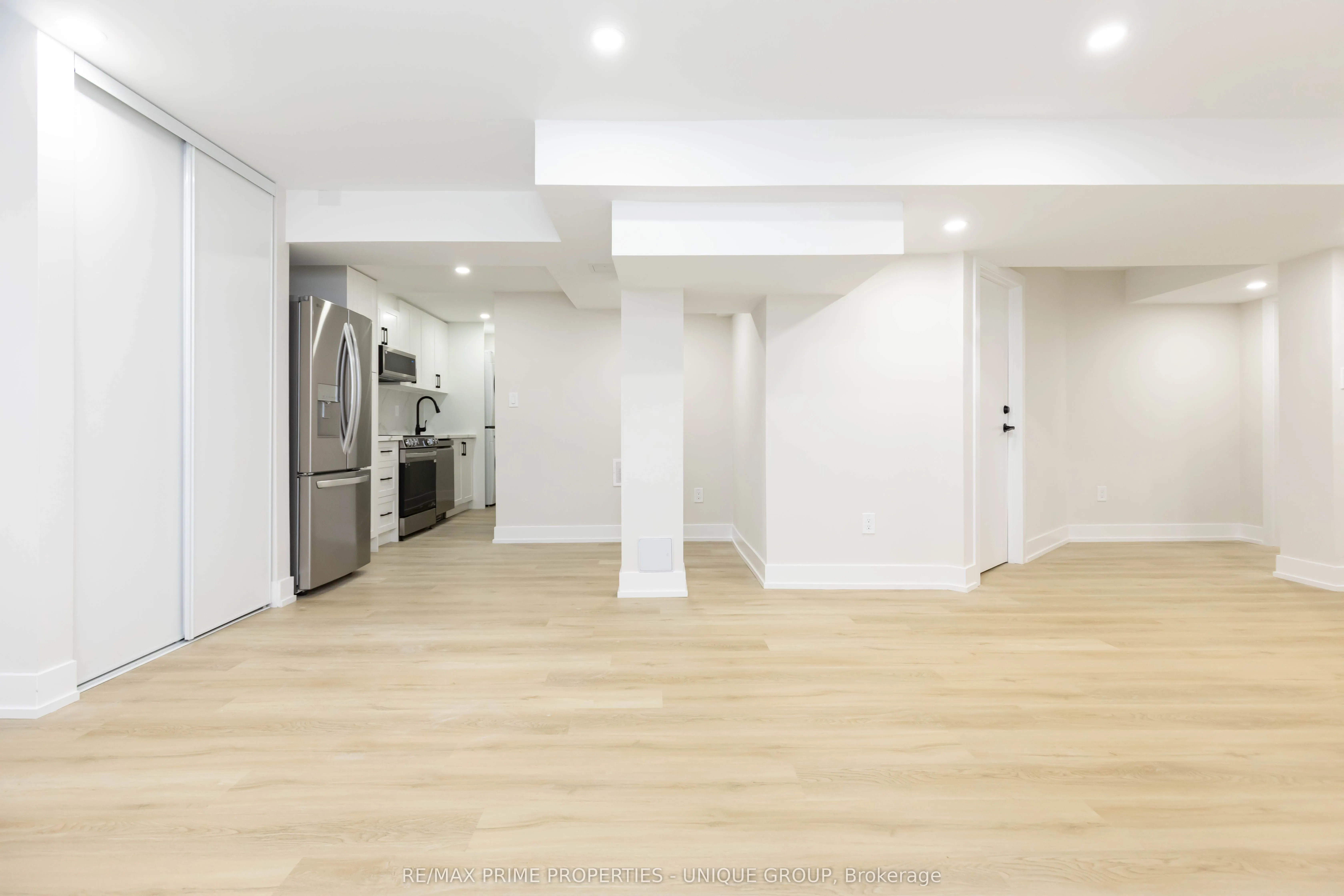 10 Emmett Place E, #Lower
