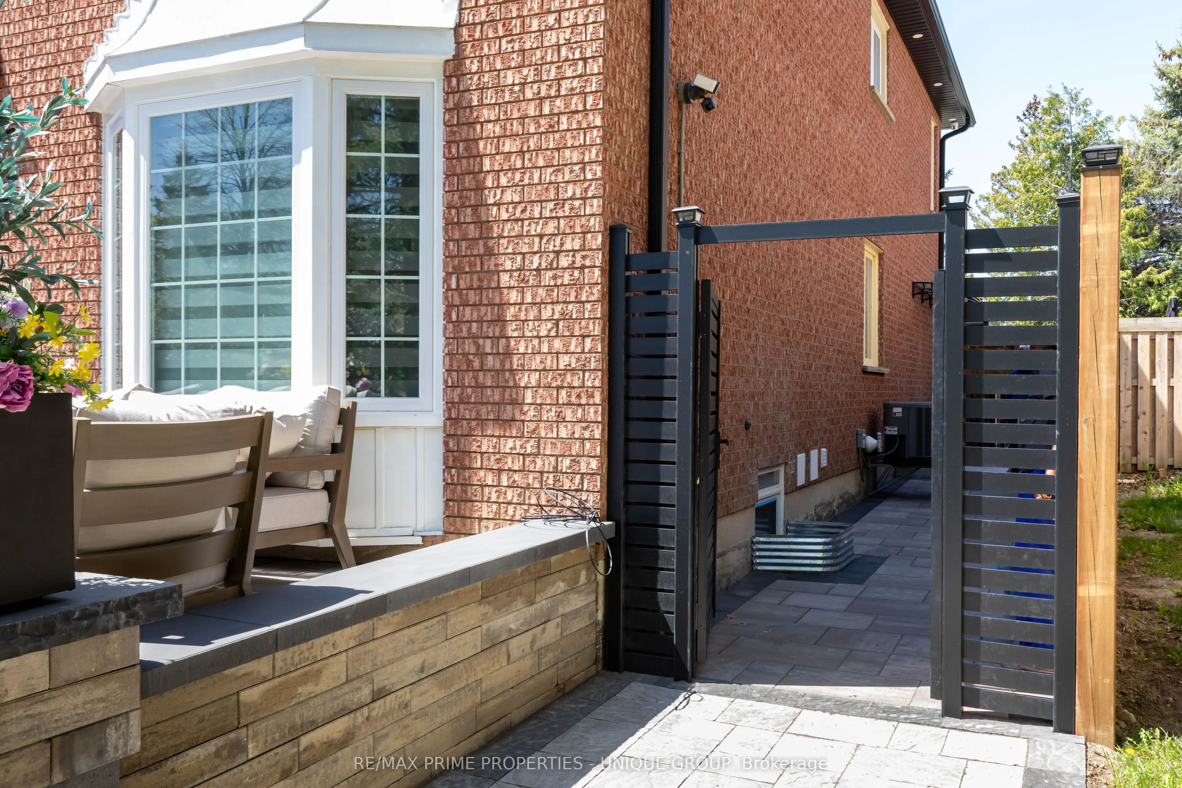 10 Emmett Place E, #Lower