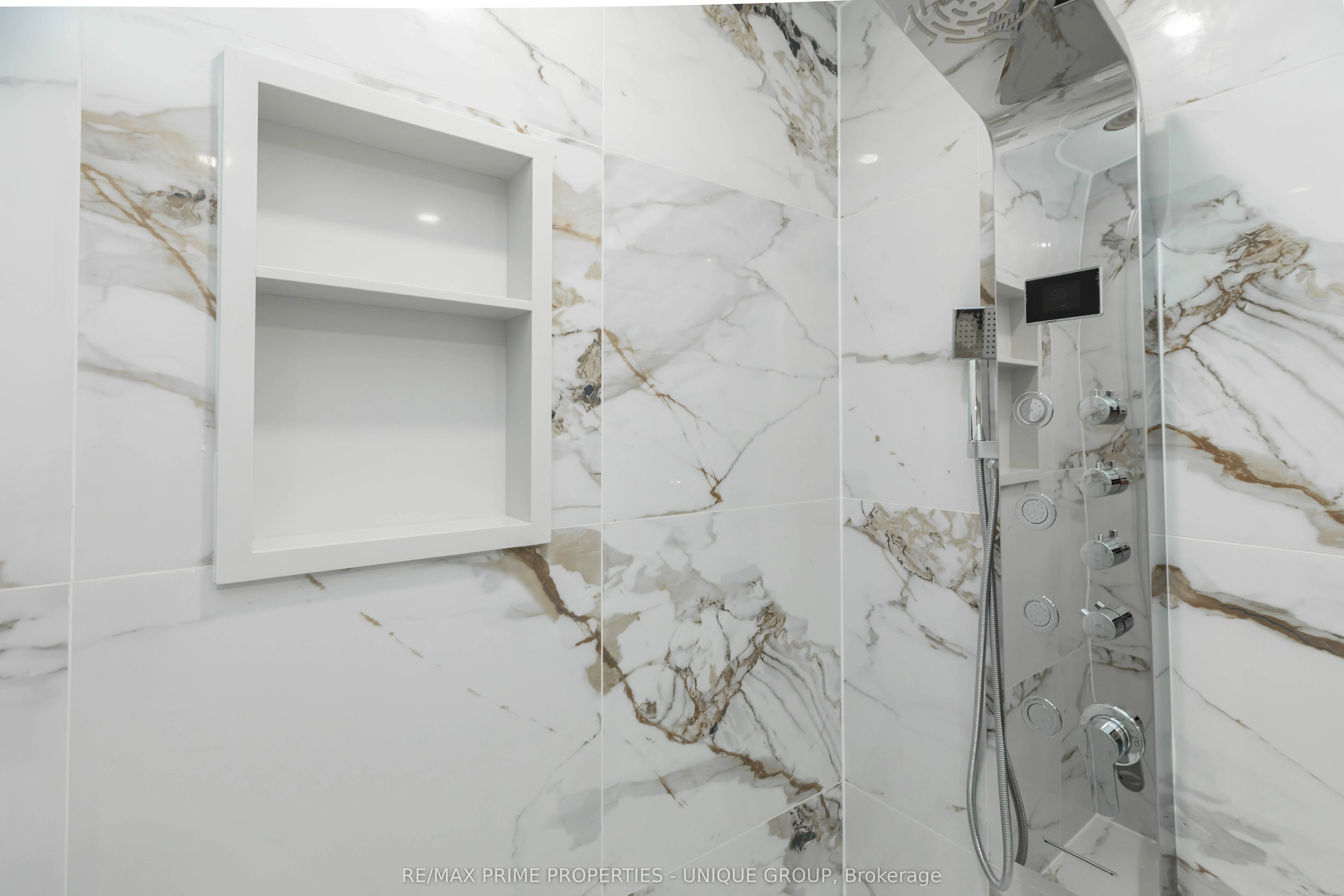 10 Emmett Place E, #Lower