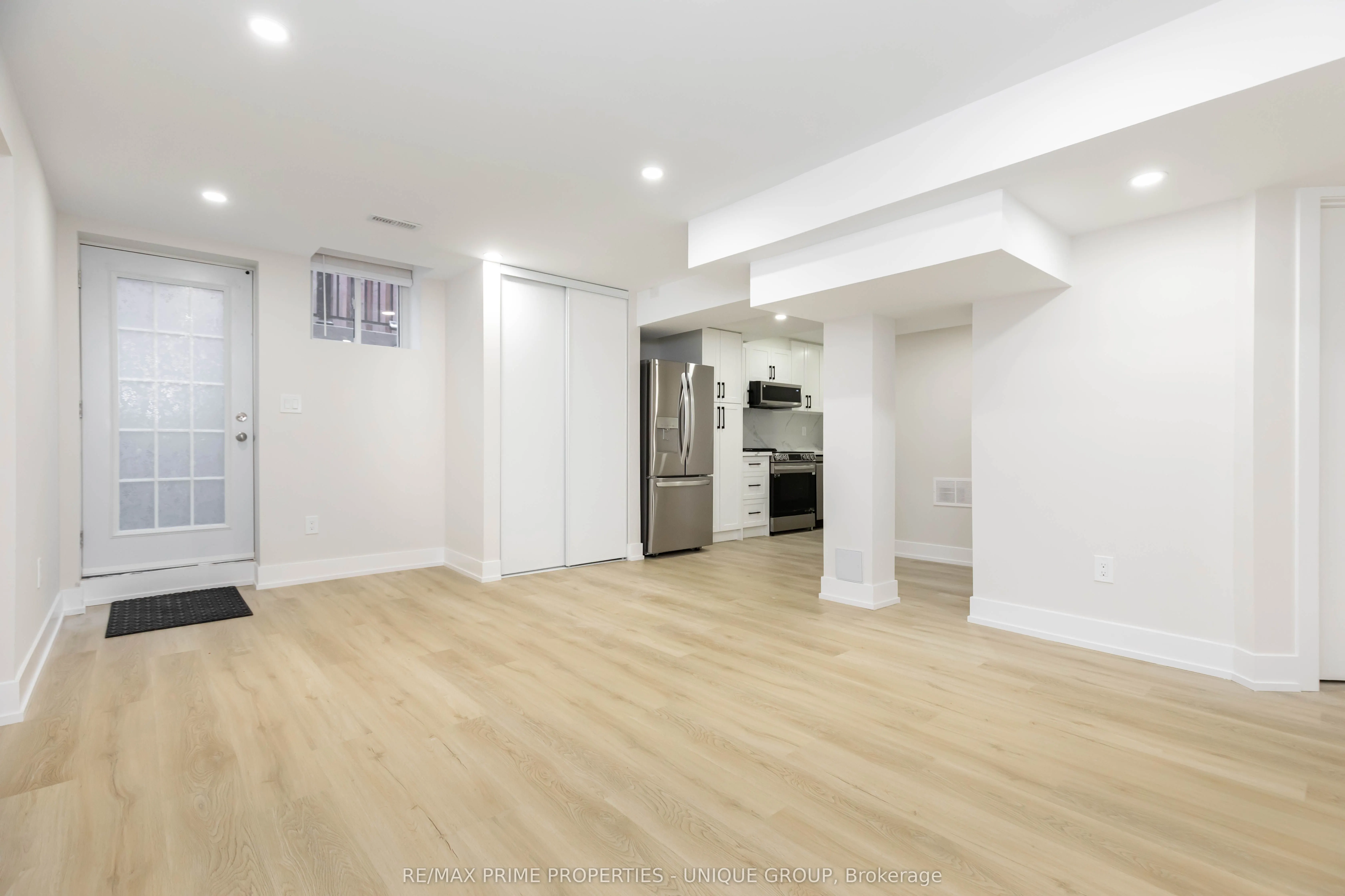 10 Emmett Place E, #Lower