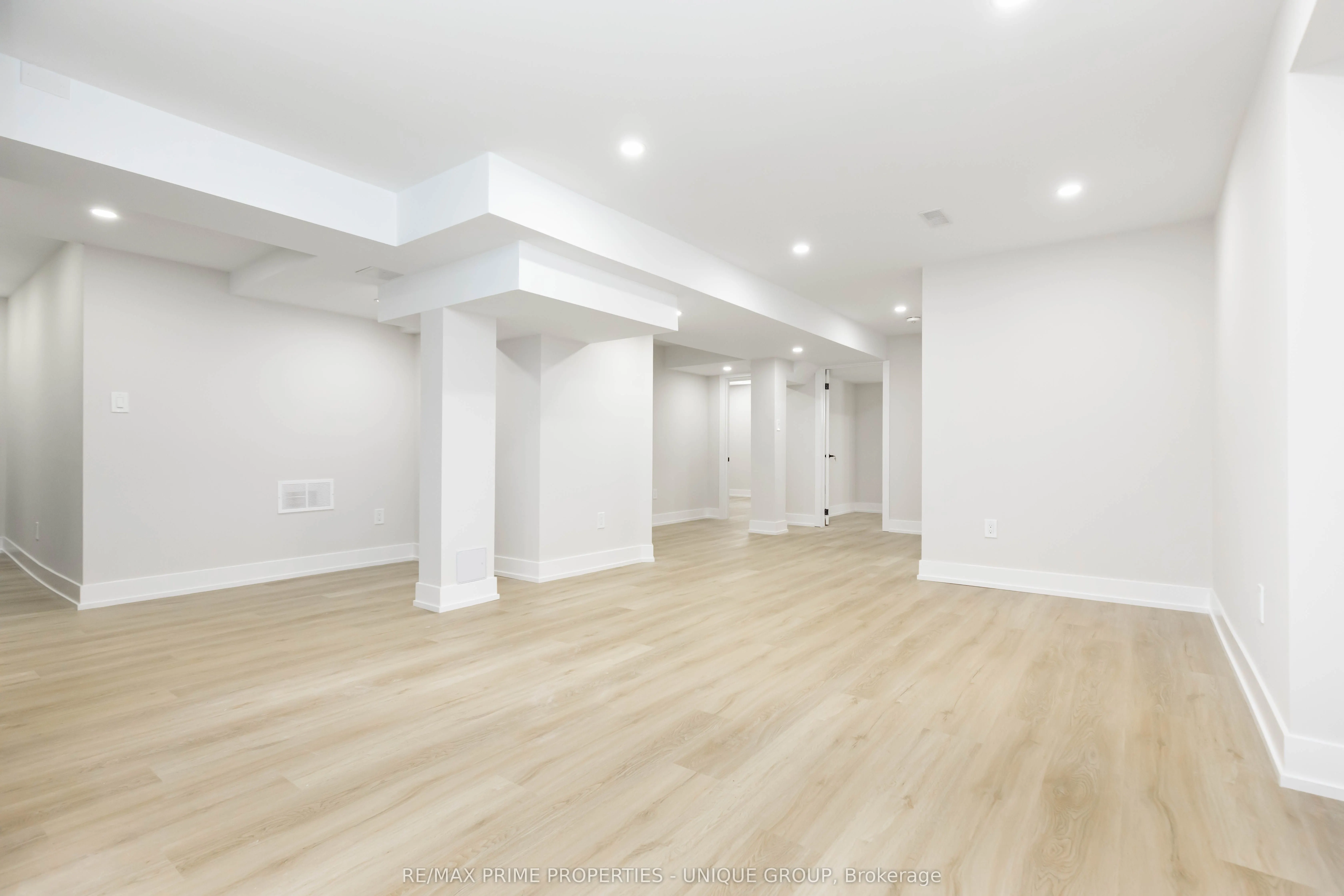 10 Emmett Place E, #Lower