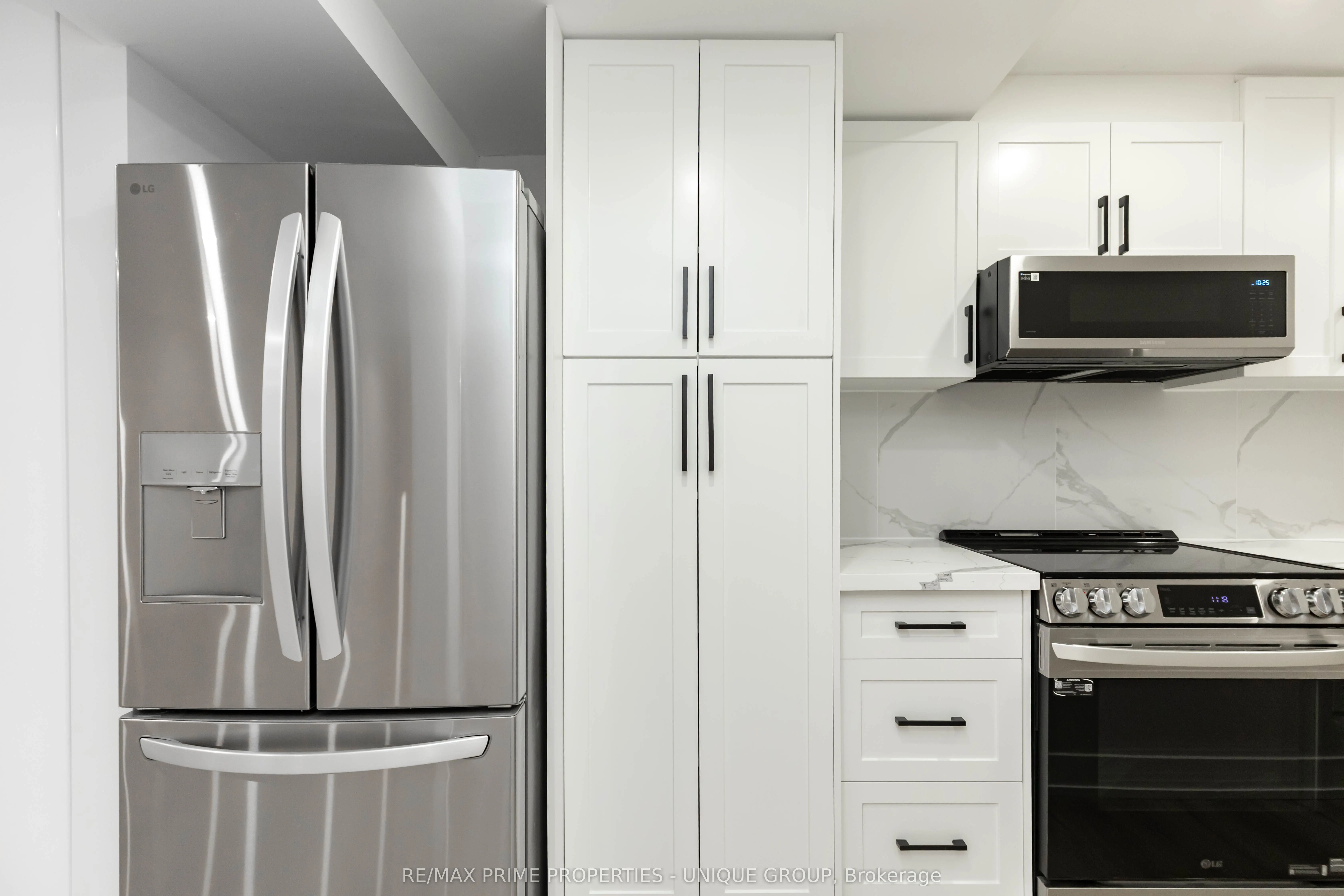 10 Emmett Place E, #Lower