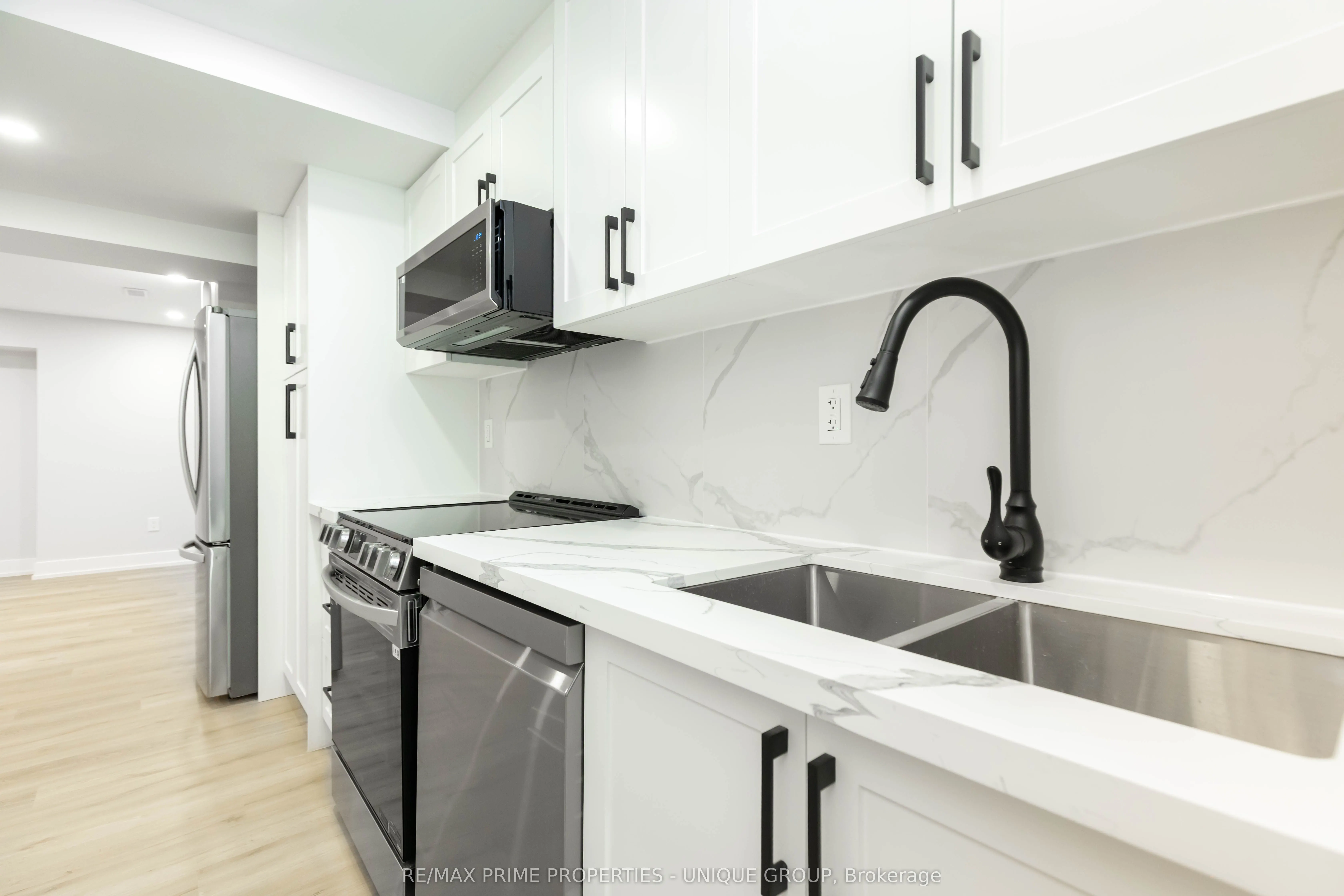 10 Emmett Place E, #Lower
