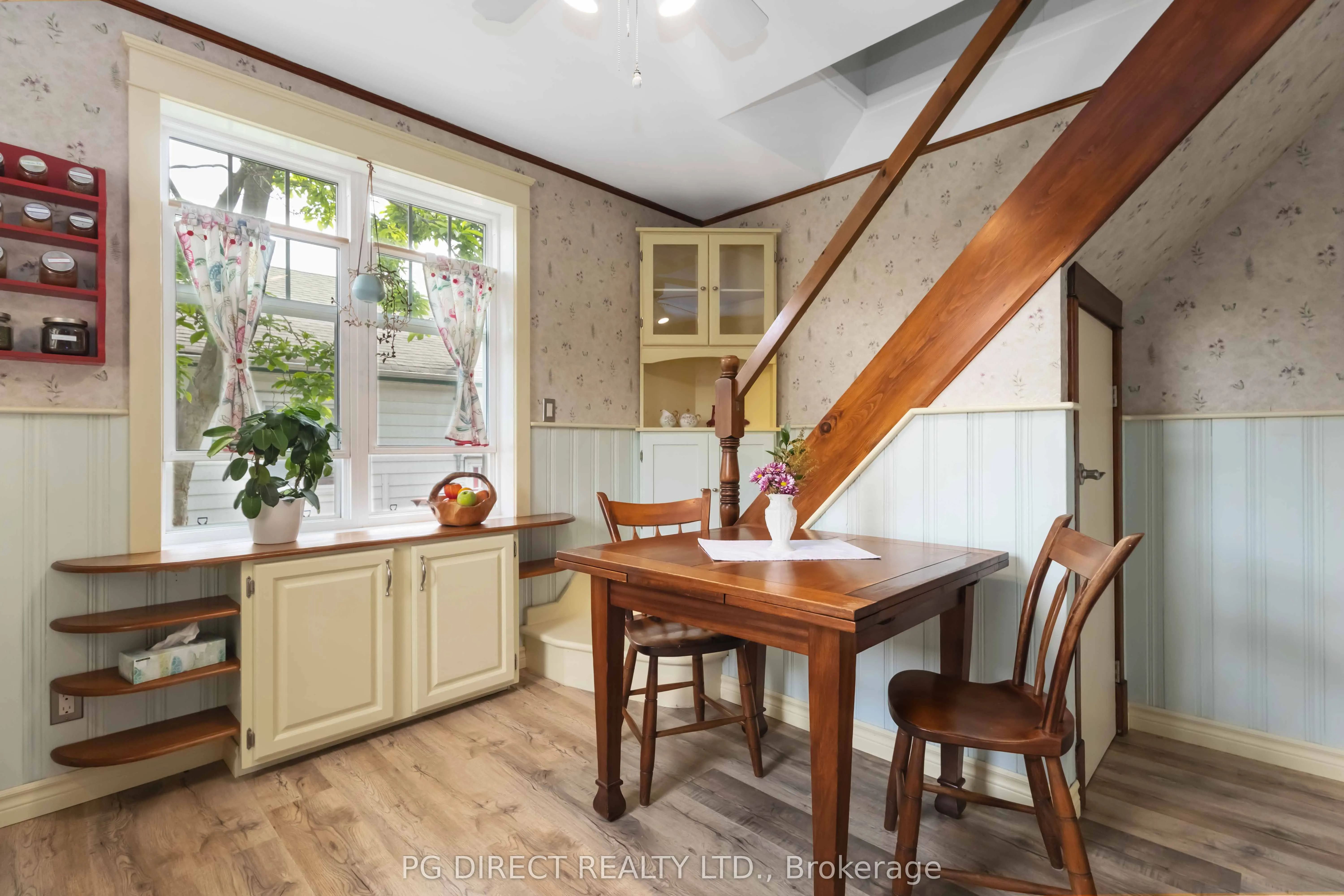 108 Walnut Street W