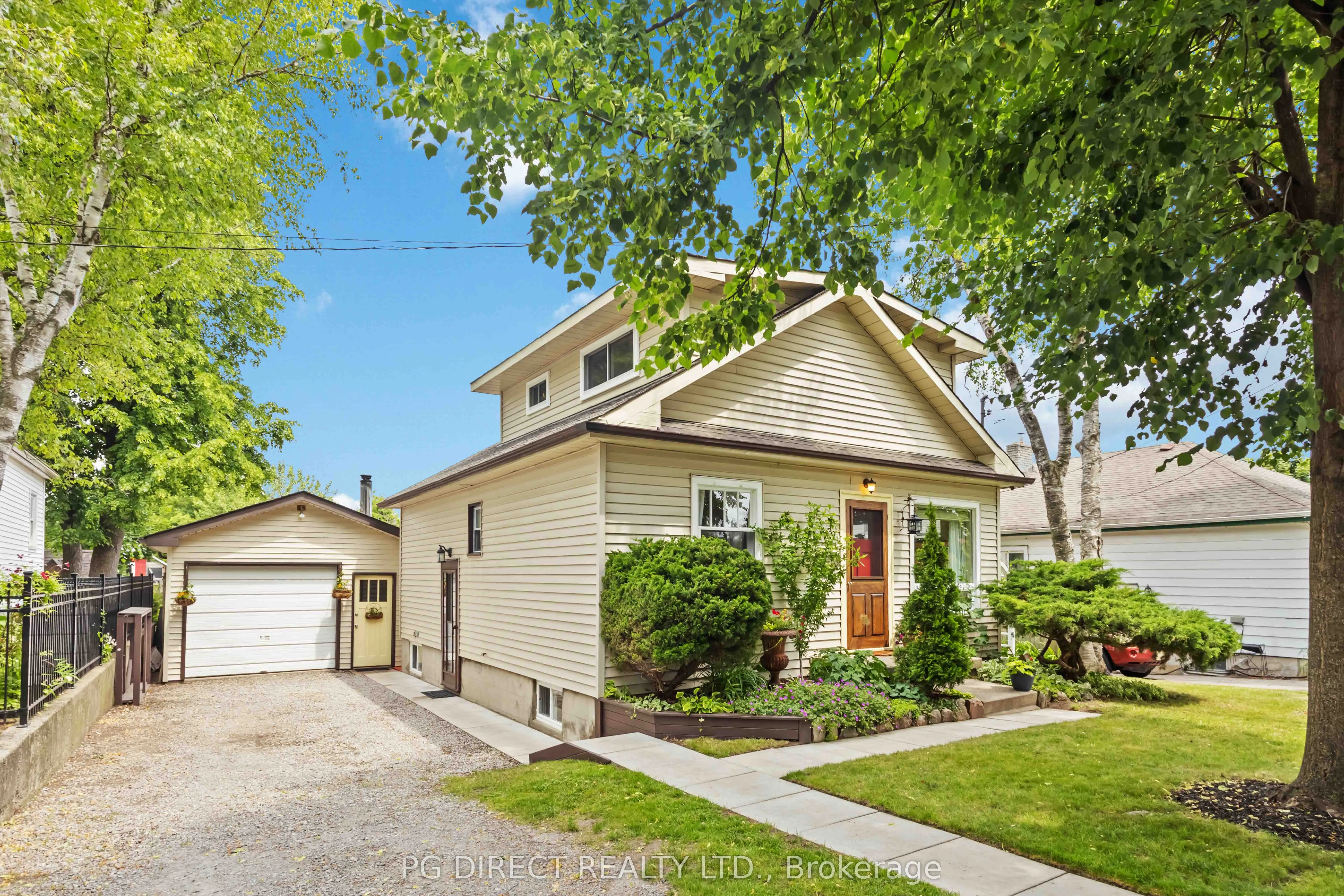 108 Walnut Street W