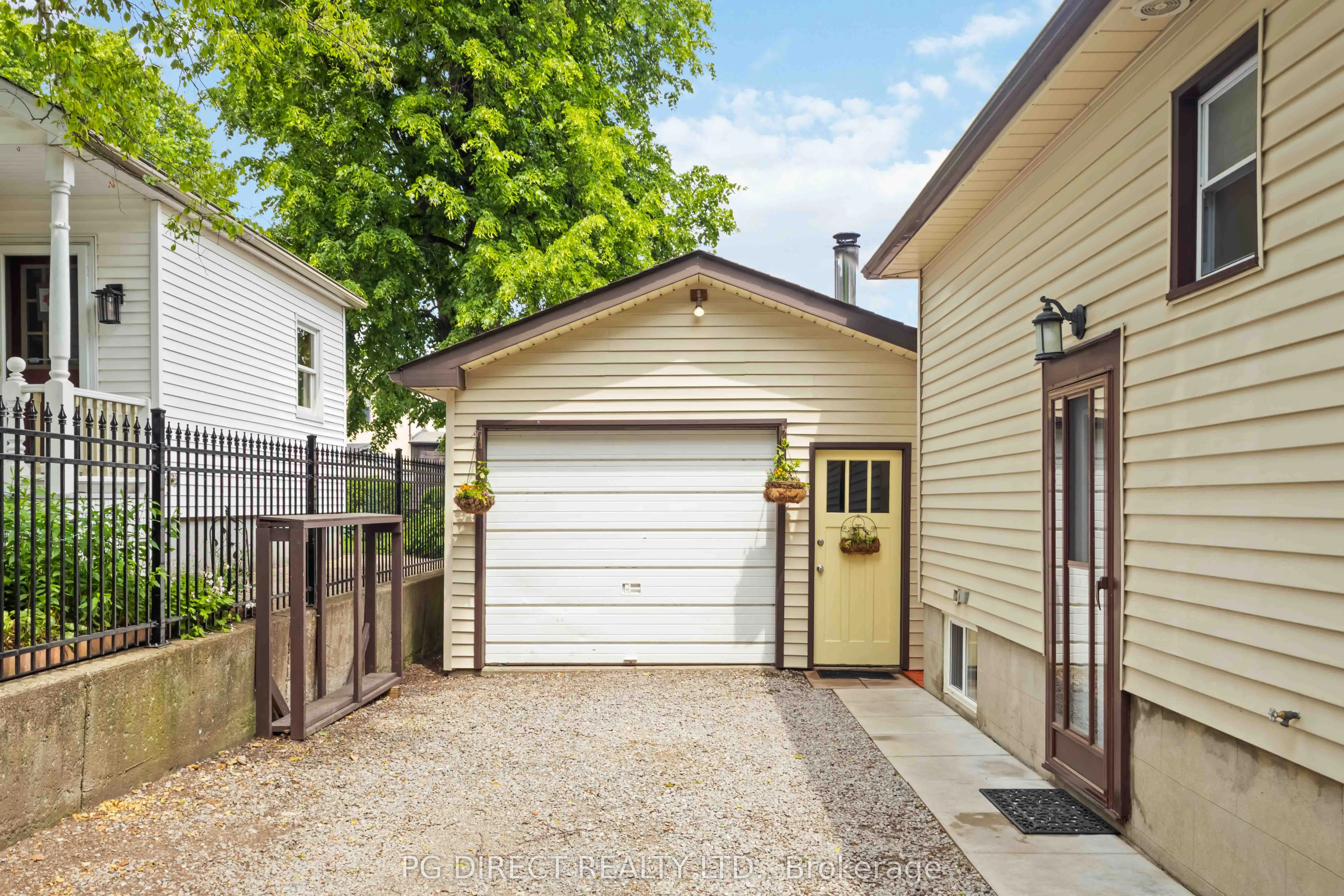 108 Walnut Street W
