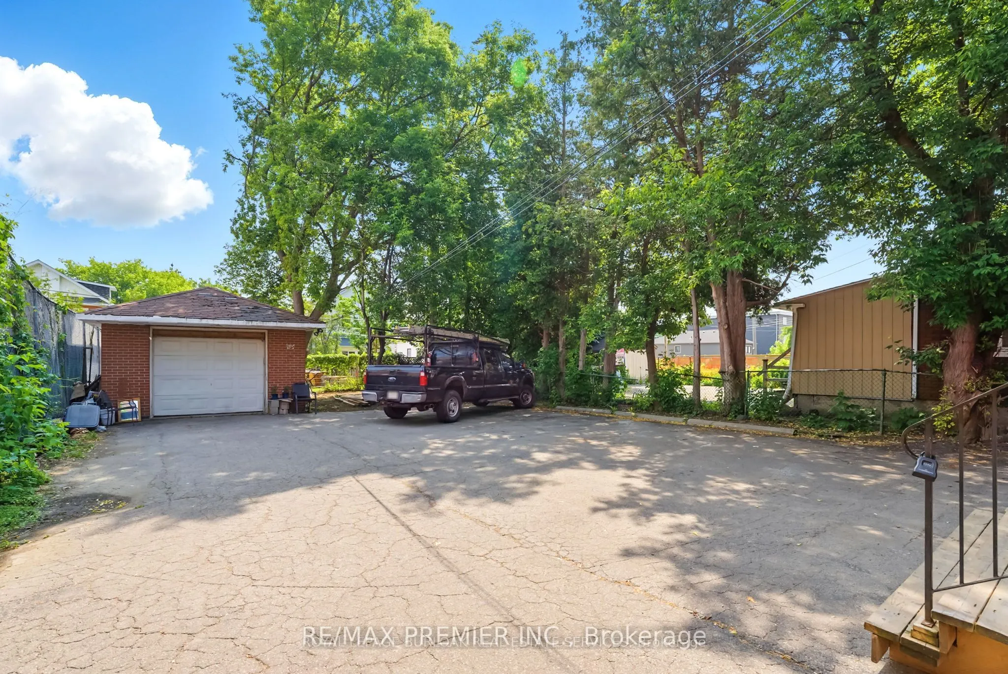191 Simcoe Street S, #Bsmt