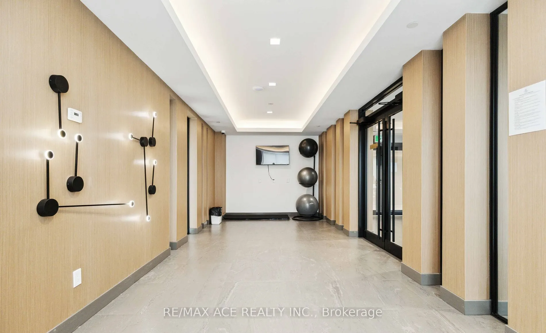 1010 Dundas Street E, #204