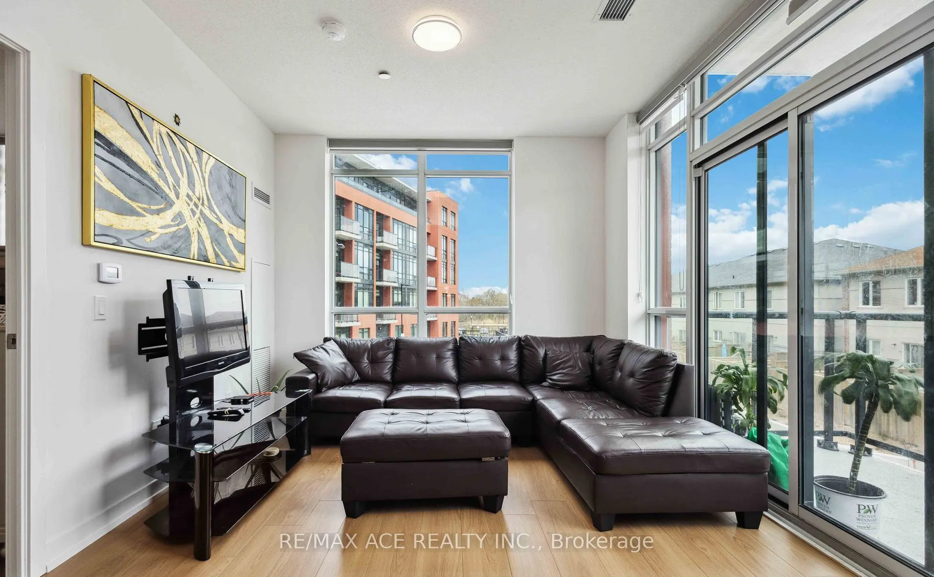 1010 Dundas Street E, #204
