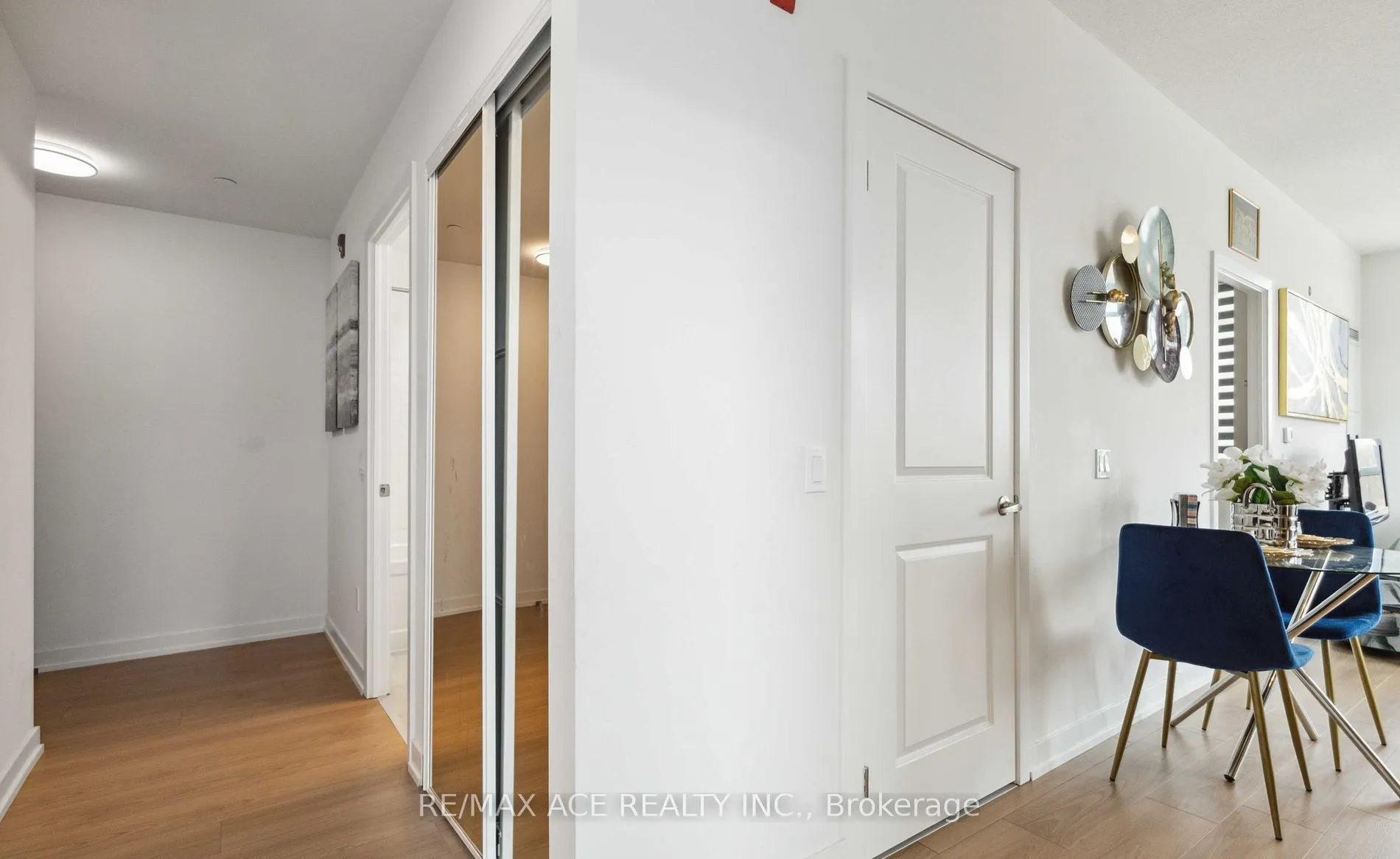 1010 Dundas Street E, #204
