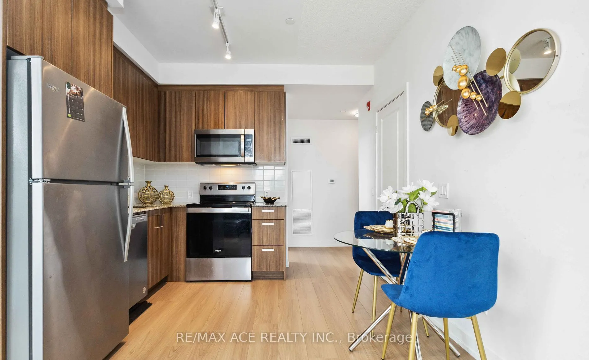 1010 Dundas Street E, #204