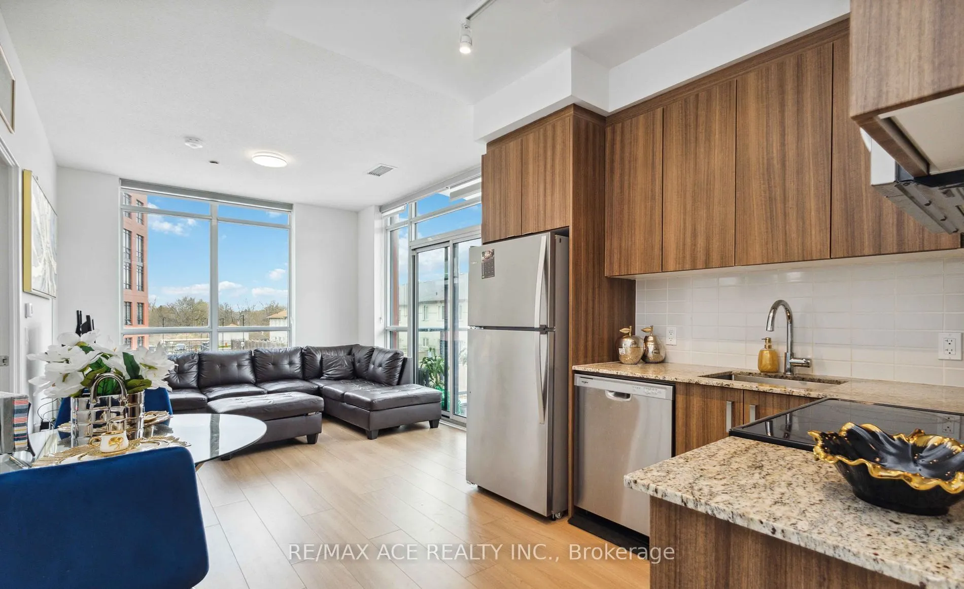 1010 Dundas Street E, #204