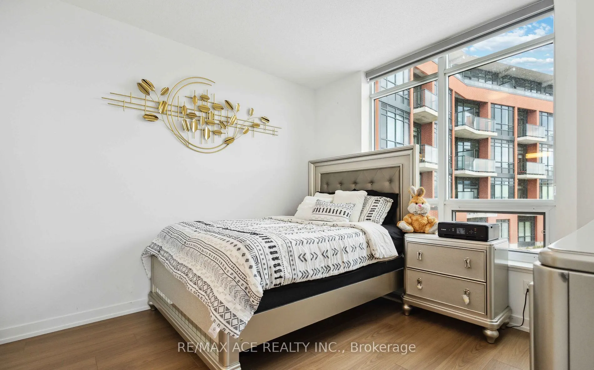 1010 Dundas Street E, #204