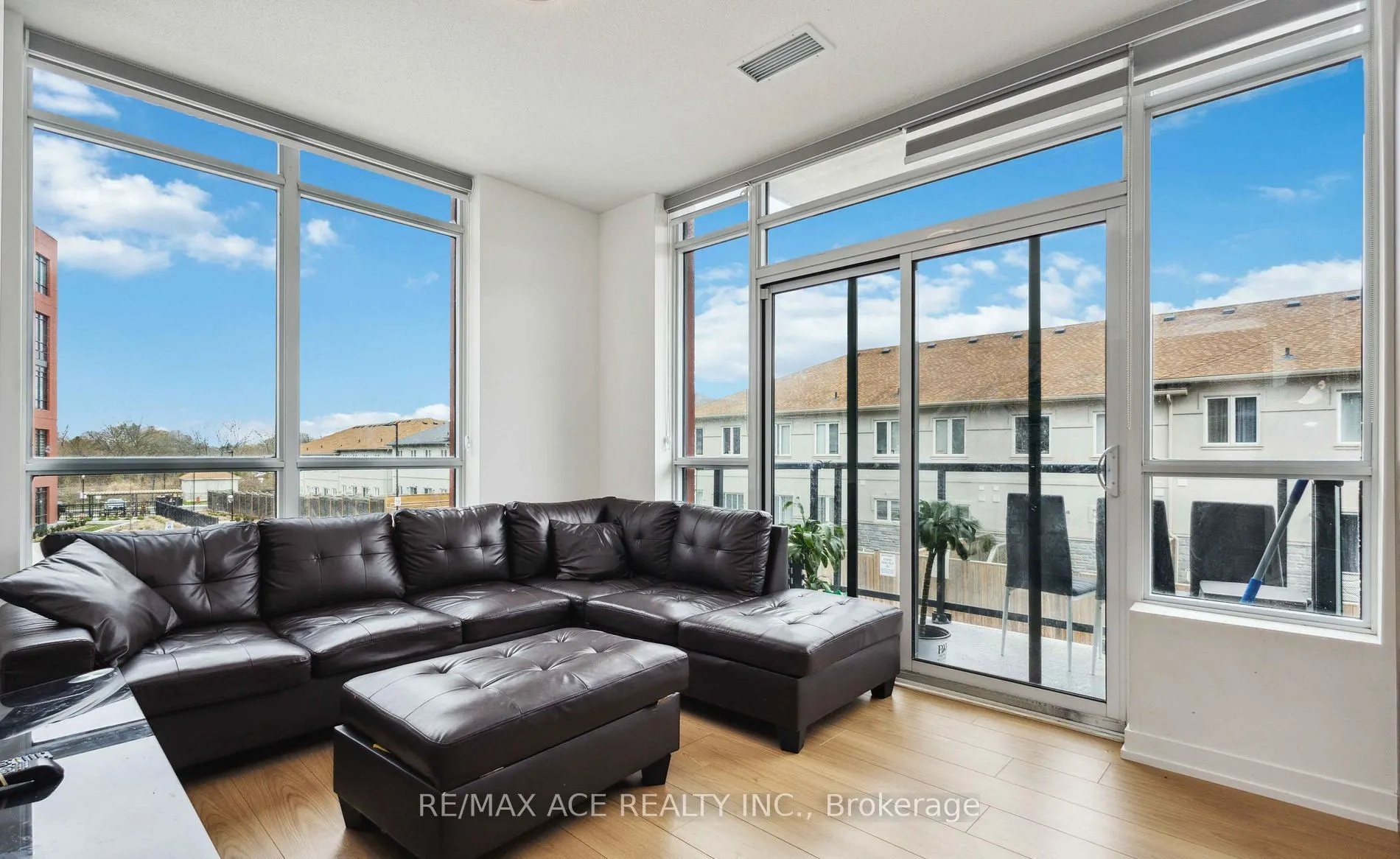 1010 Dundas Street E, #204