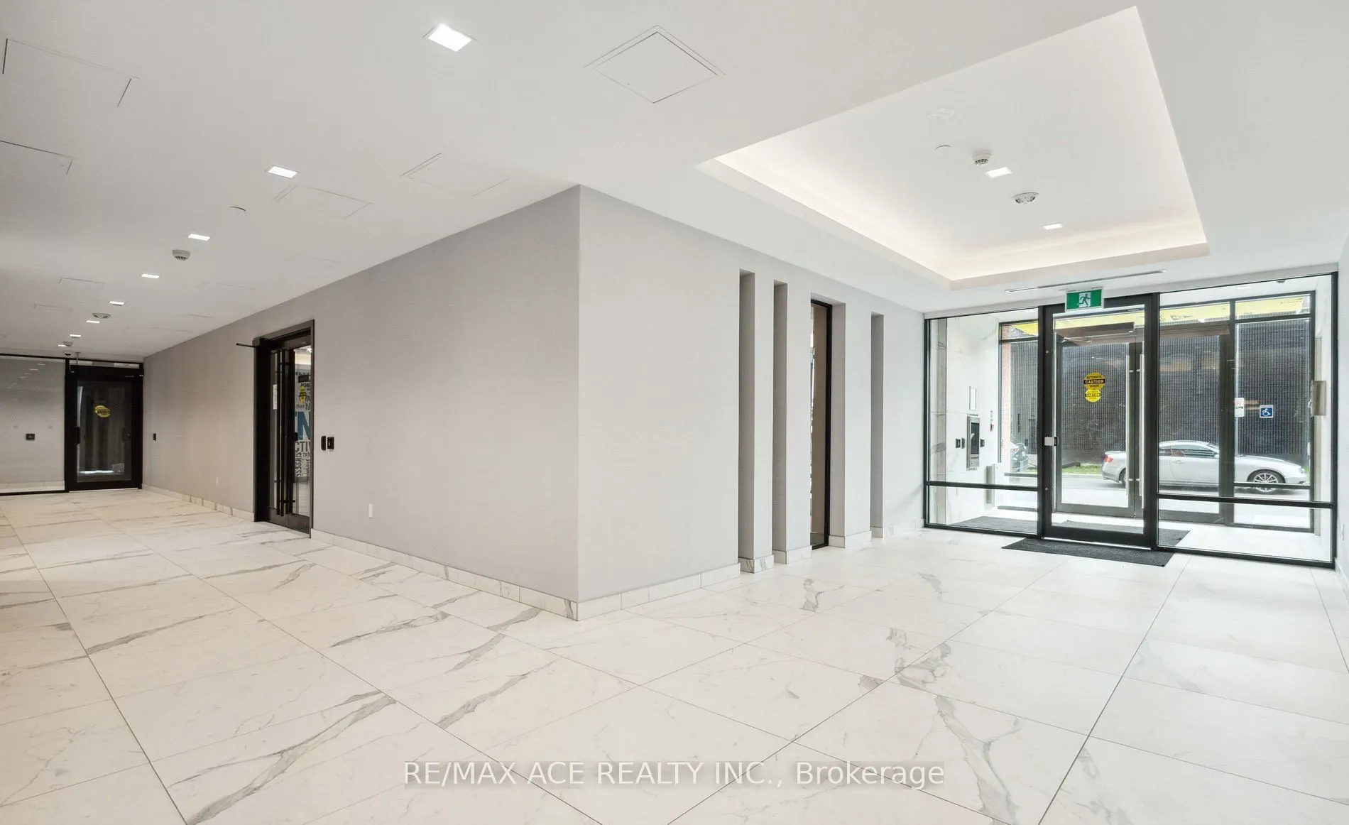1010 Dundas Street E, #204