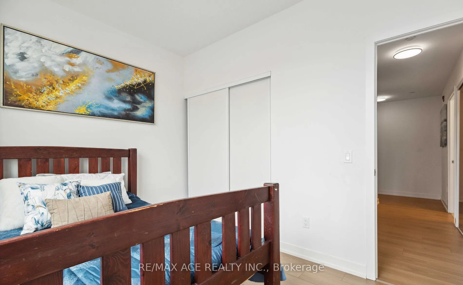 1010 Dundas Street E, #204