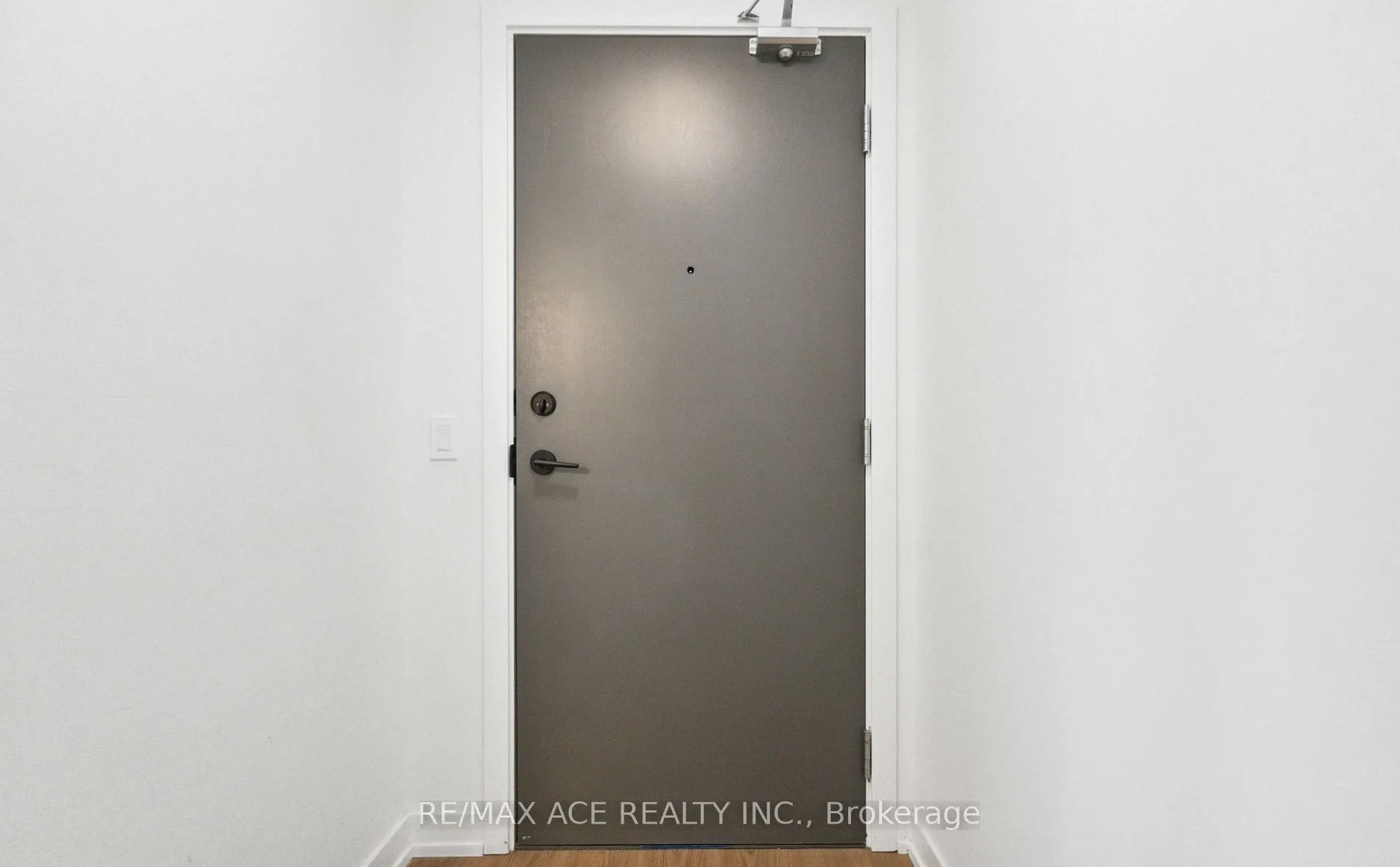 1010 Dundas Street E, #204
