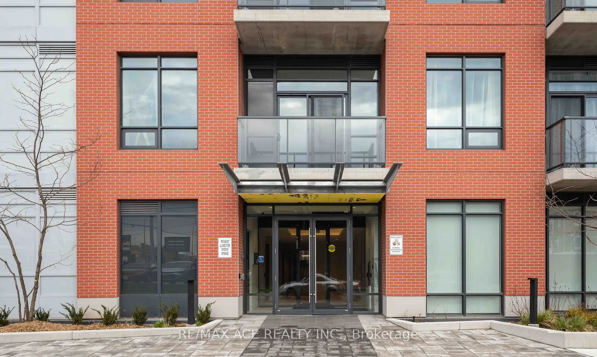 1010 Dundas Street E, #204