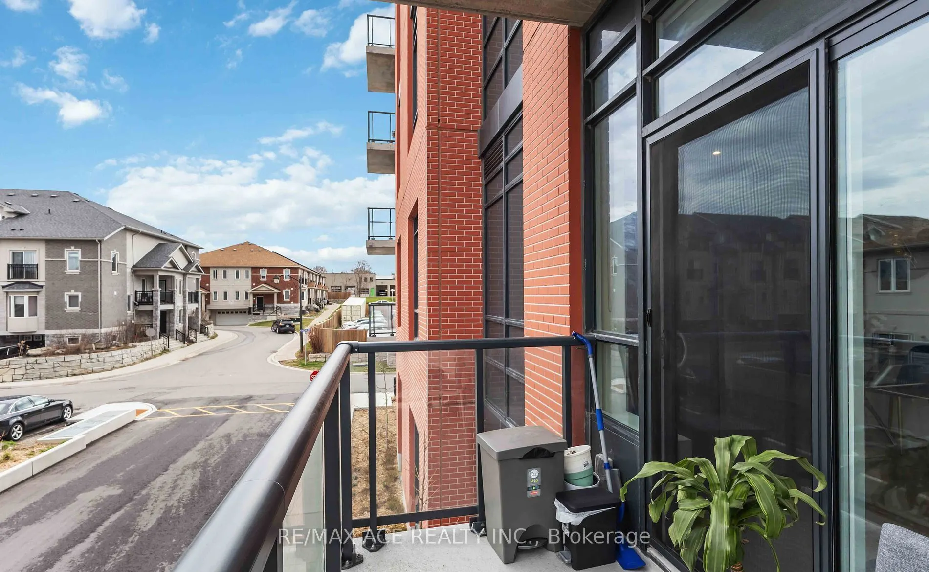 1010 Dundas Street E, #204