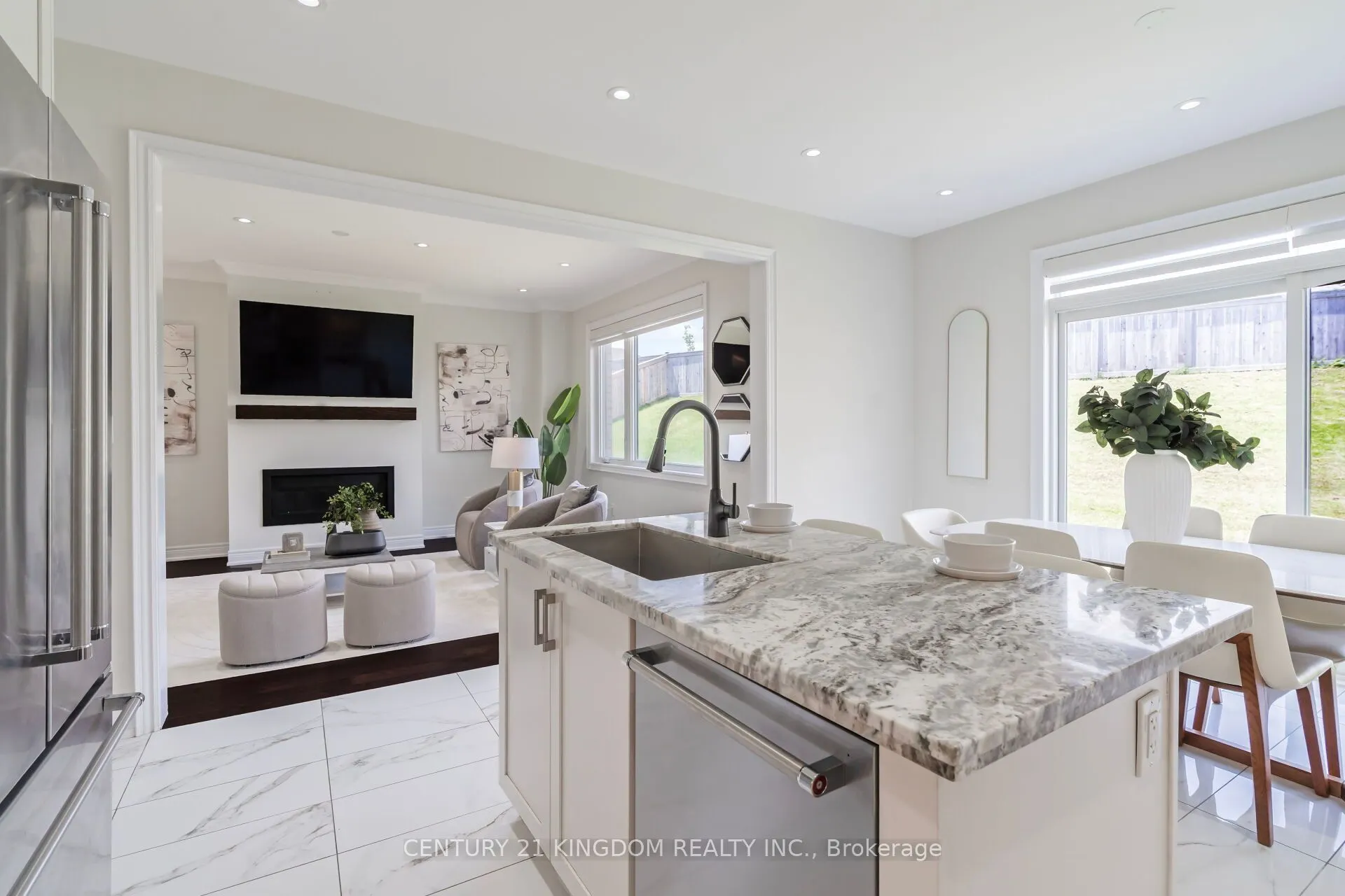 1219 Cactus Crescent