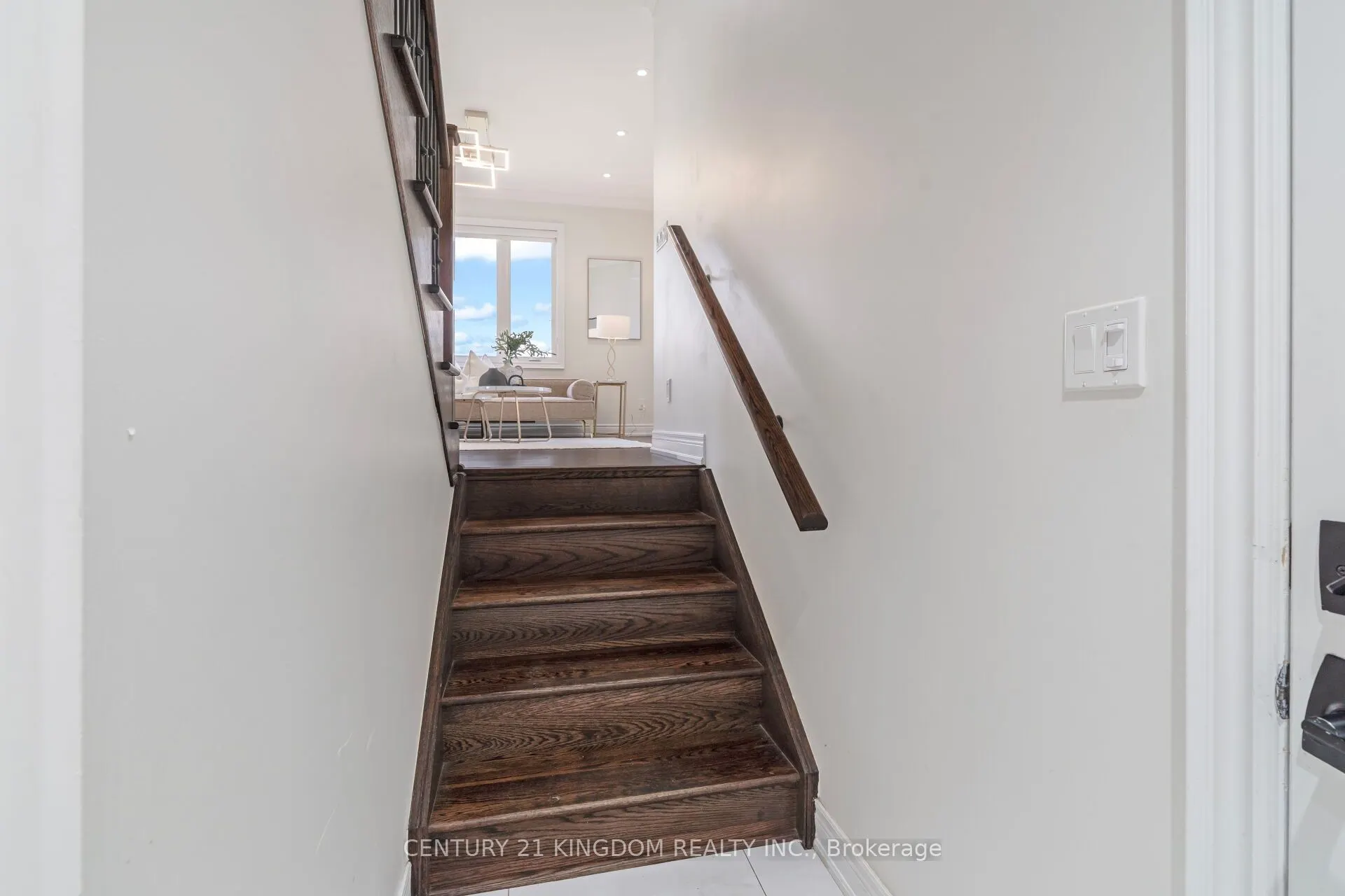 1219 Cactus Crescent
