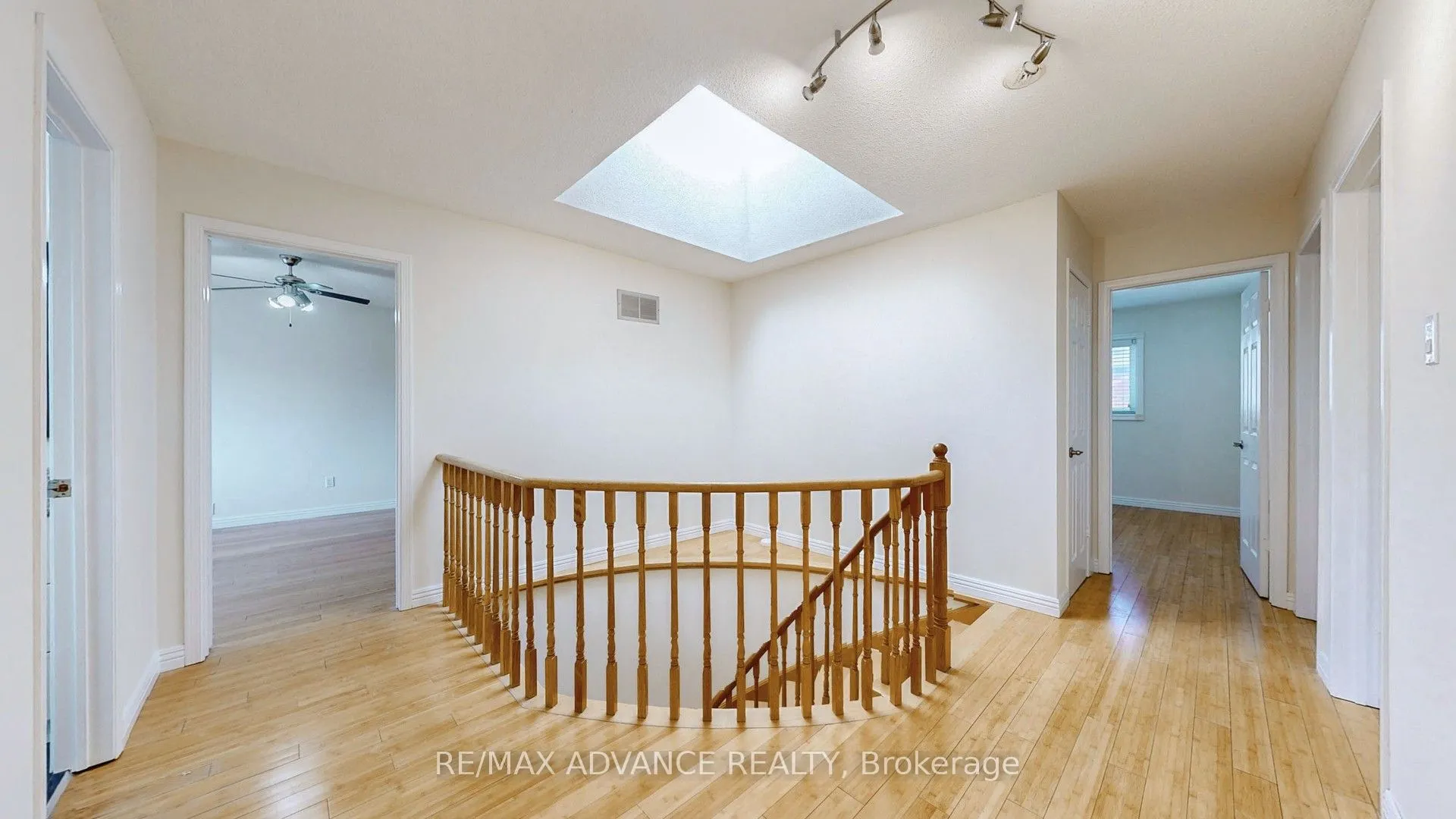 49 Havenview Road, #Upper