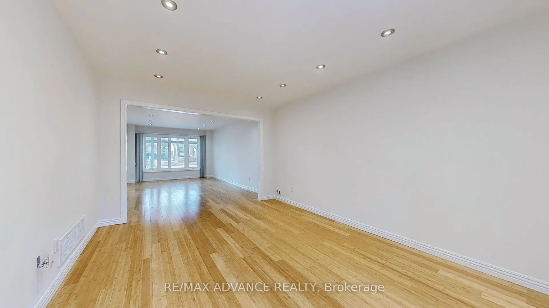 49 Havenview Road, #Upper