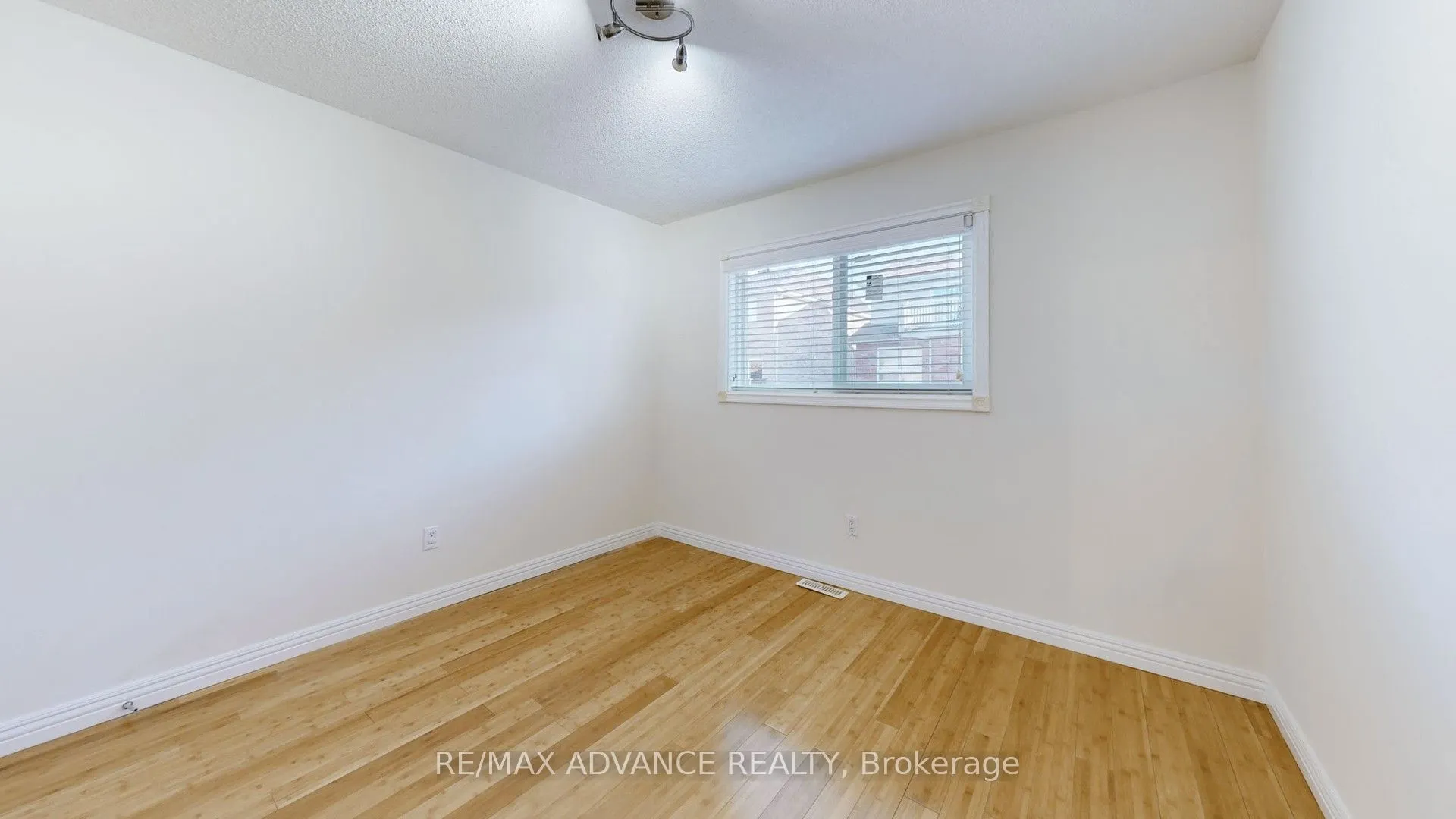 49 Havenview Road, #Upper