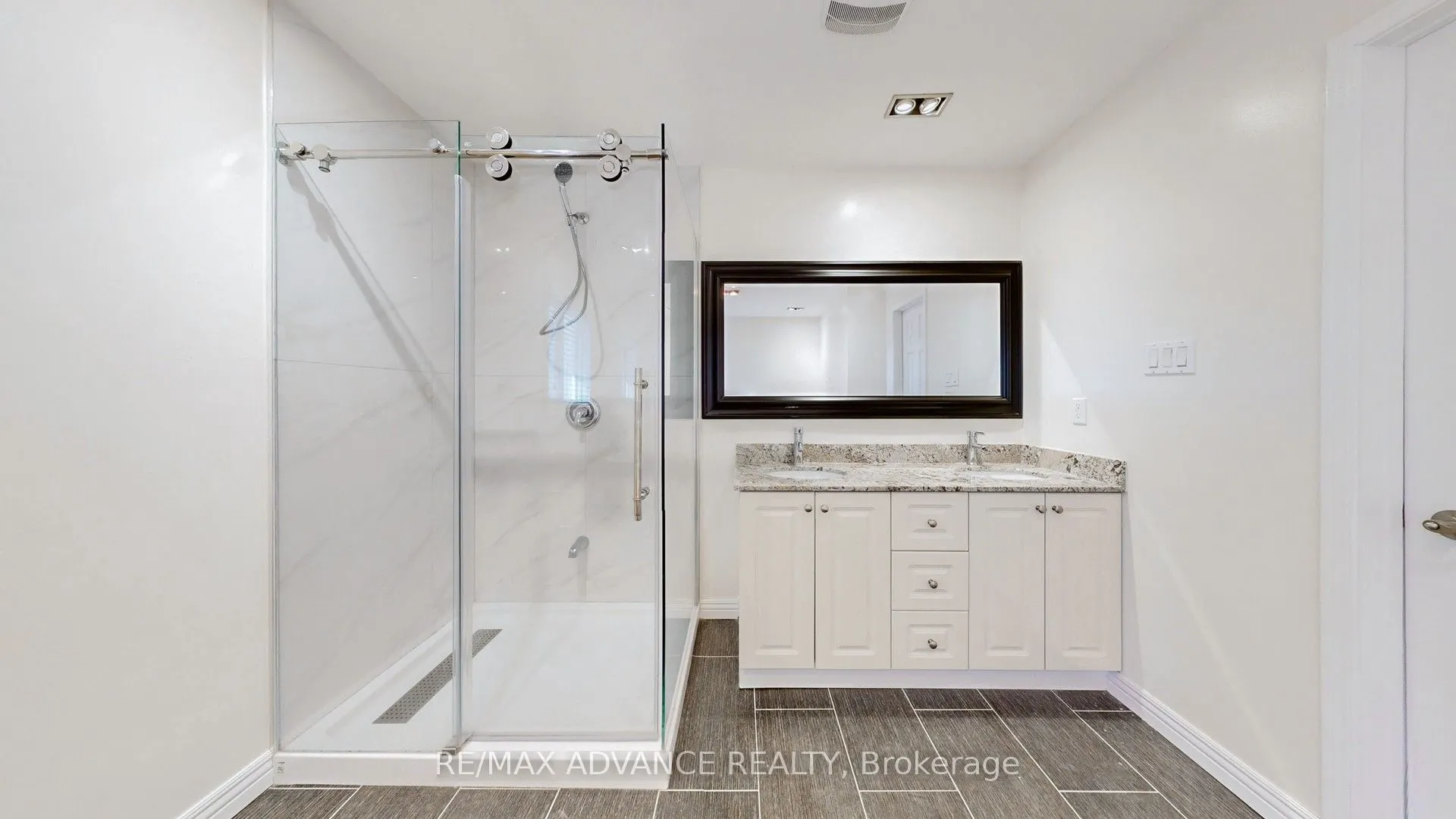49 Havenview Road, #Upper