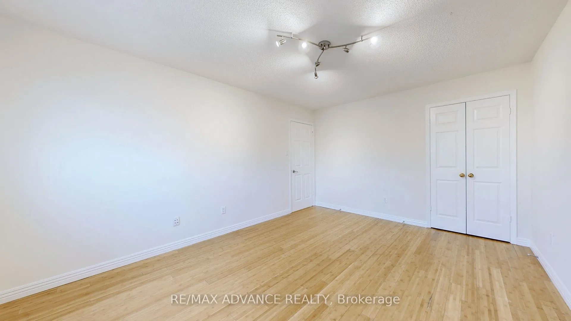 49 Havenview Road, #Upper
