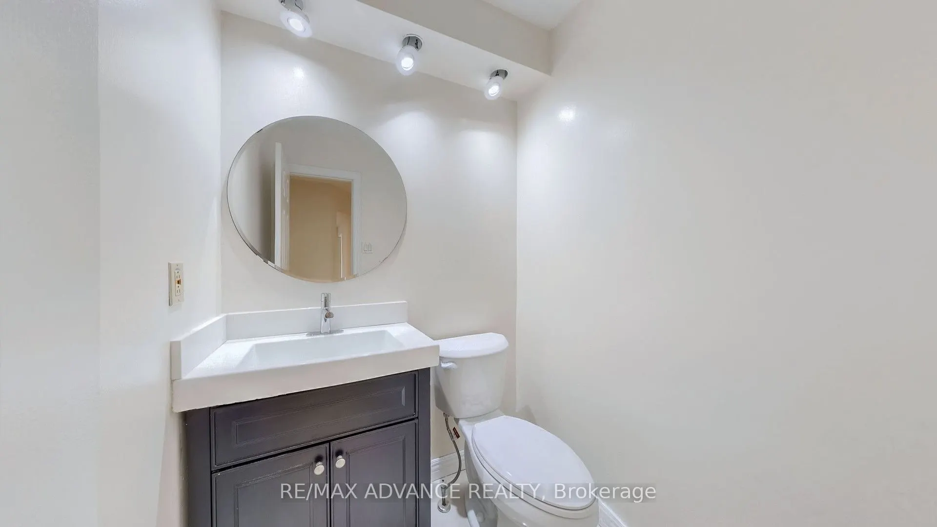 49 Havenview Road, #Upper
