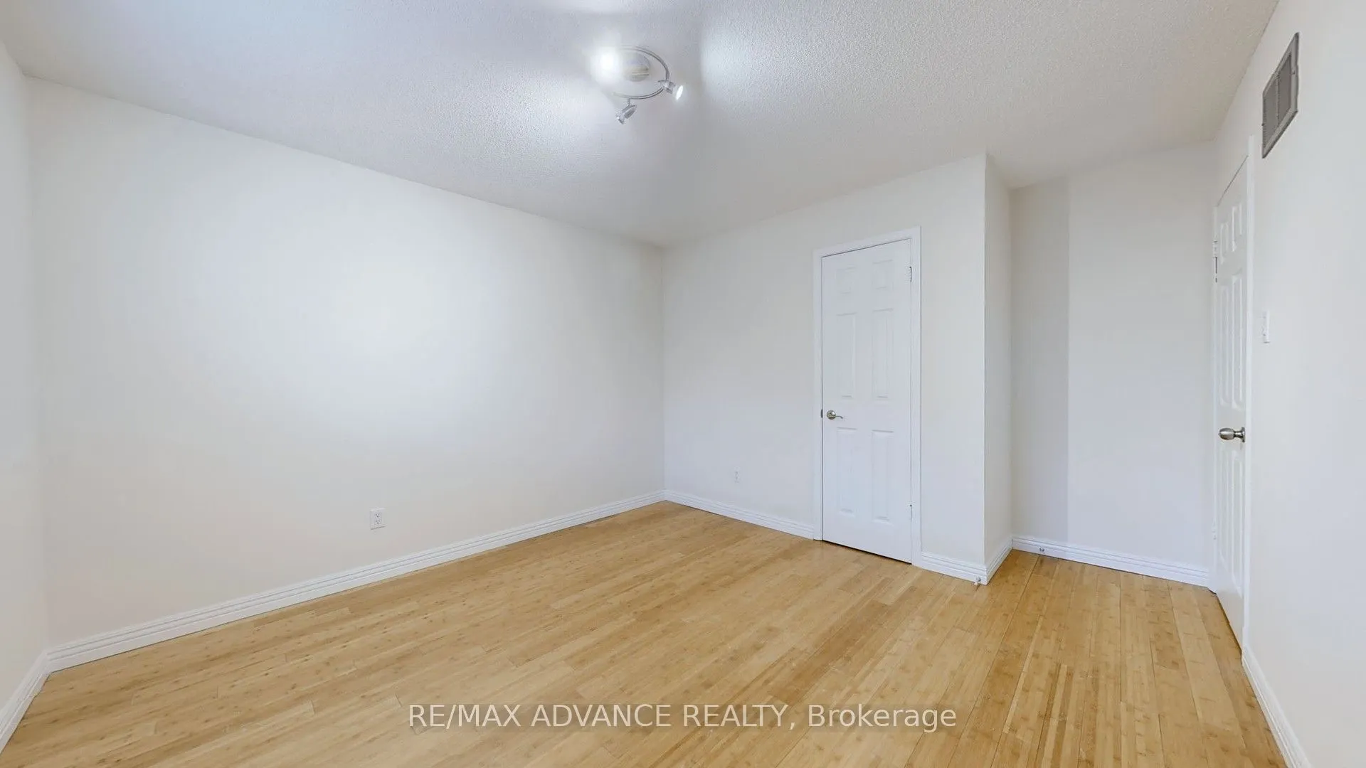 49 Havenview Road, #Upper