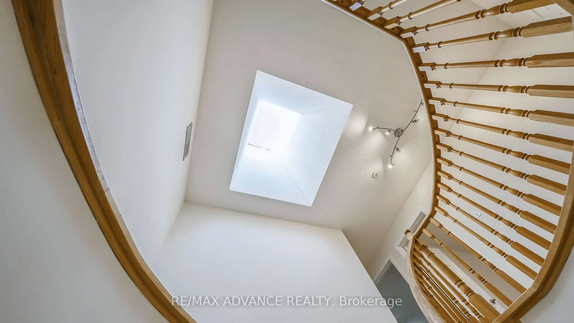 49 Havenview Road, #Upper