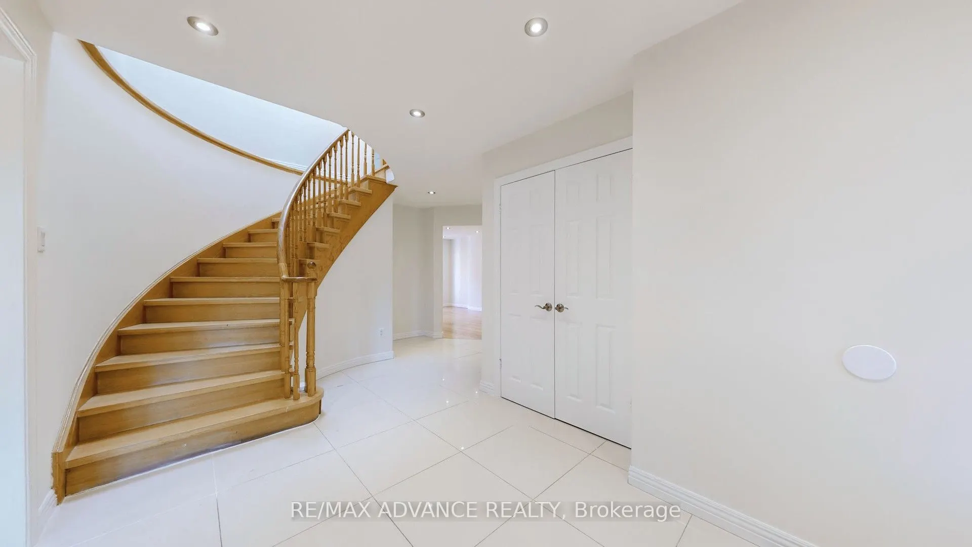 49 Havenview Road, #Upper