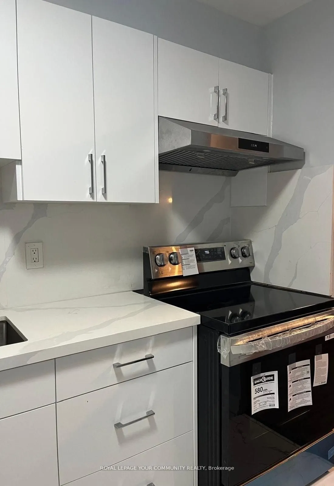 1 Massey Square, #2205