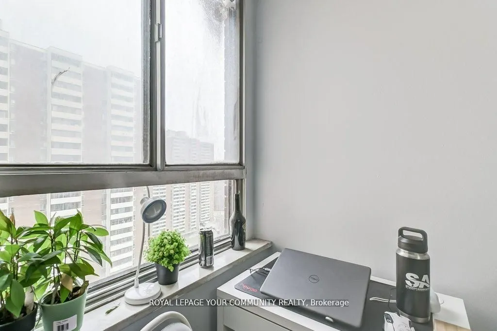 1 Massey Square, #2205