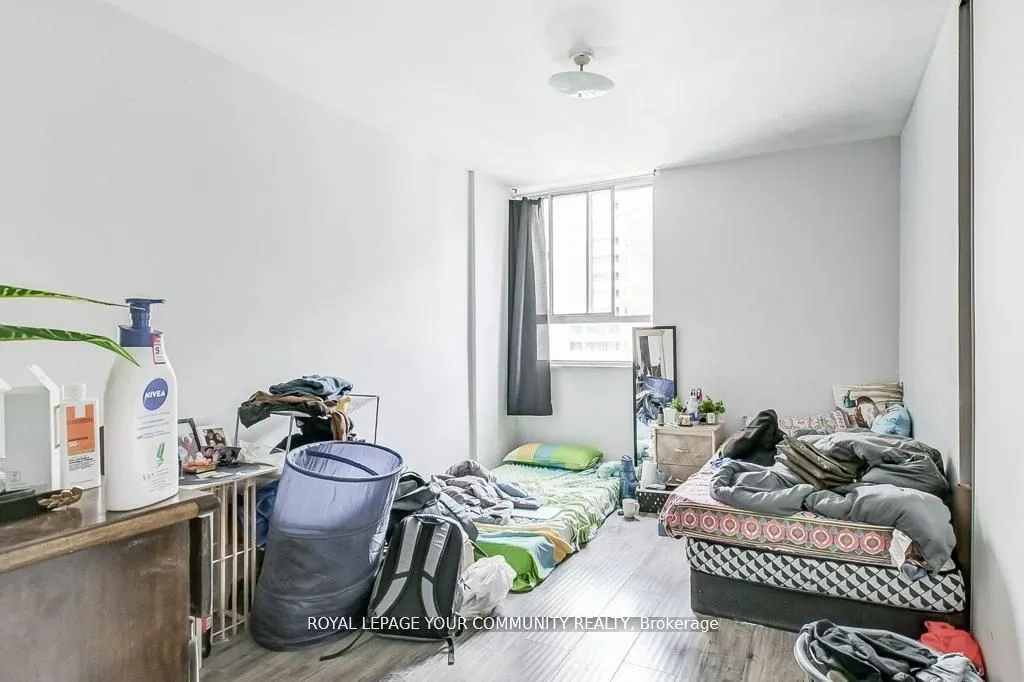 1 Massey Square, #2205