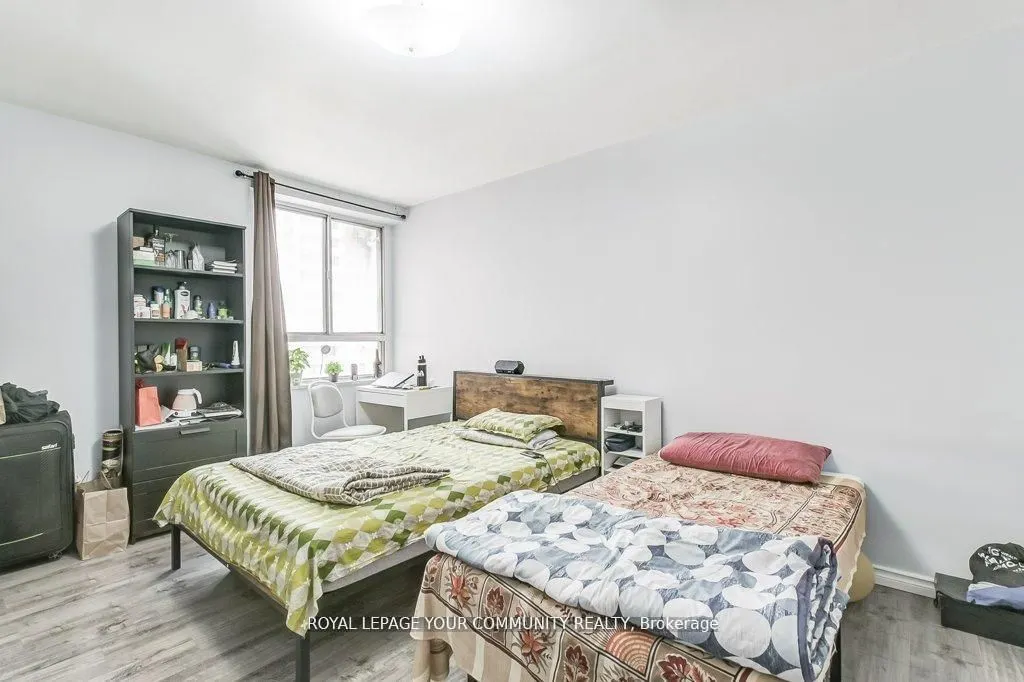 1 Massey Square, #2205
