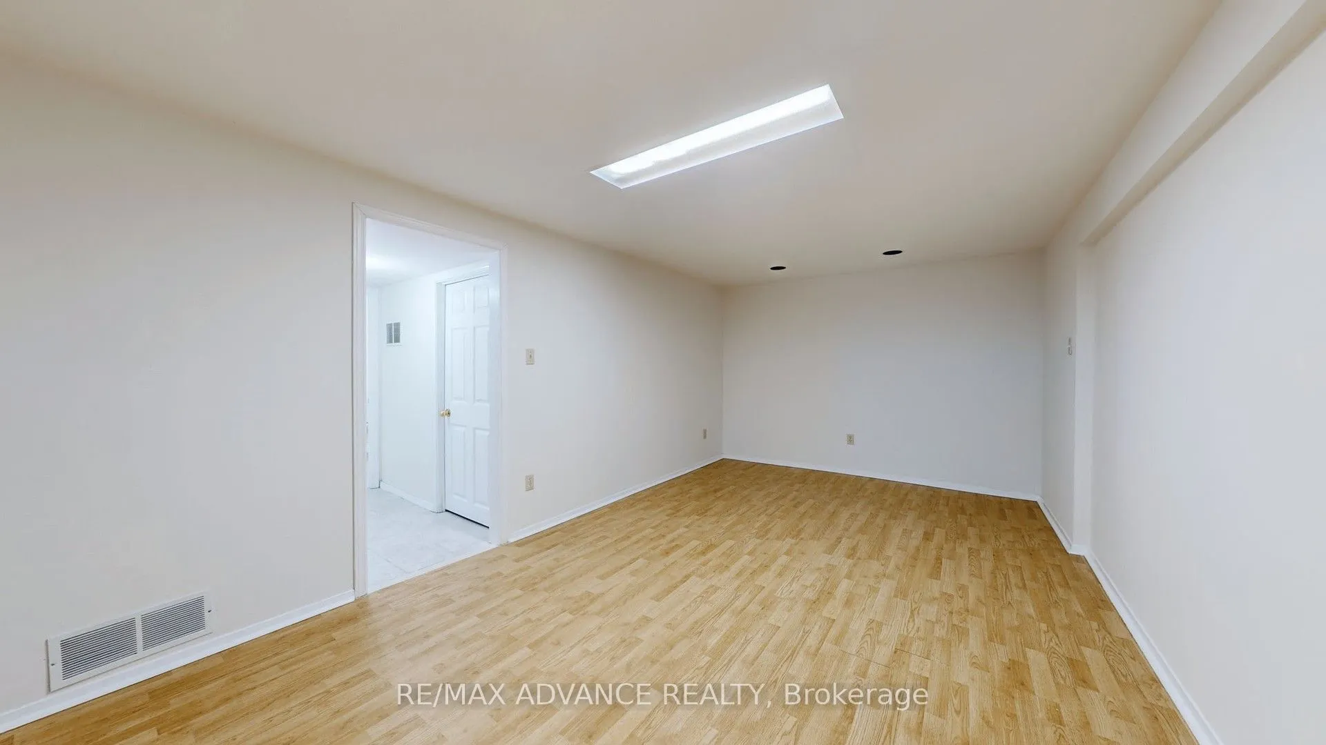 49 Havenview Road, #Lower