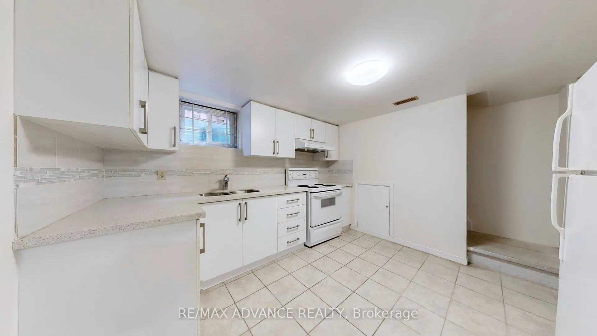 49 Havenview Road, #Lower