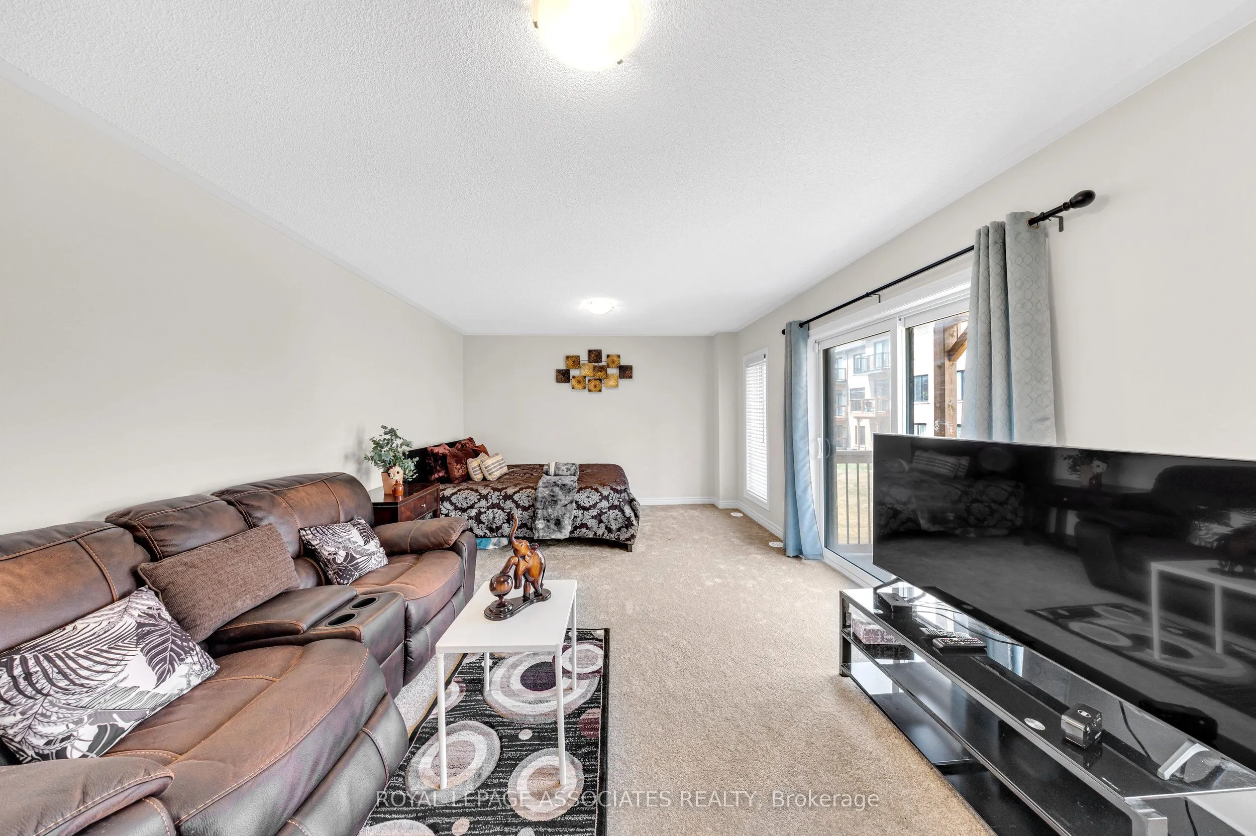 44 Elkington Crescent
