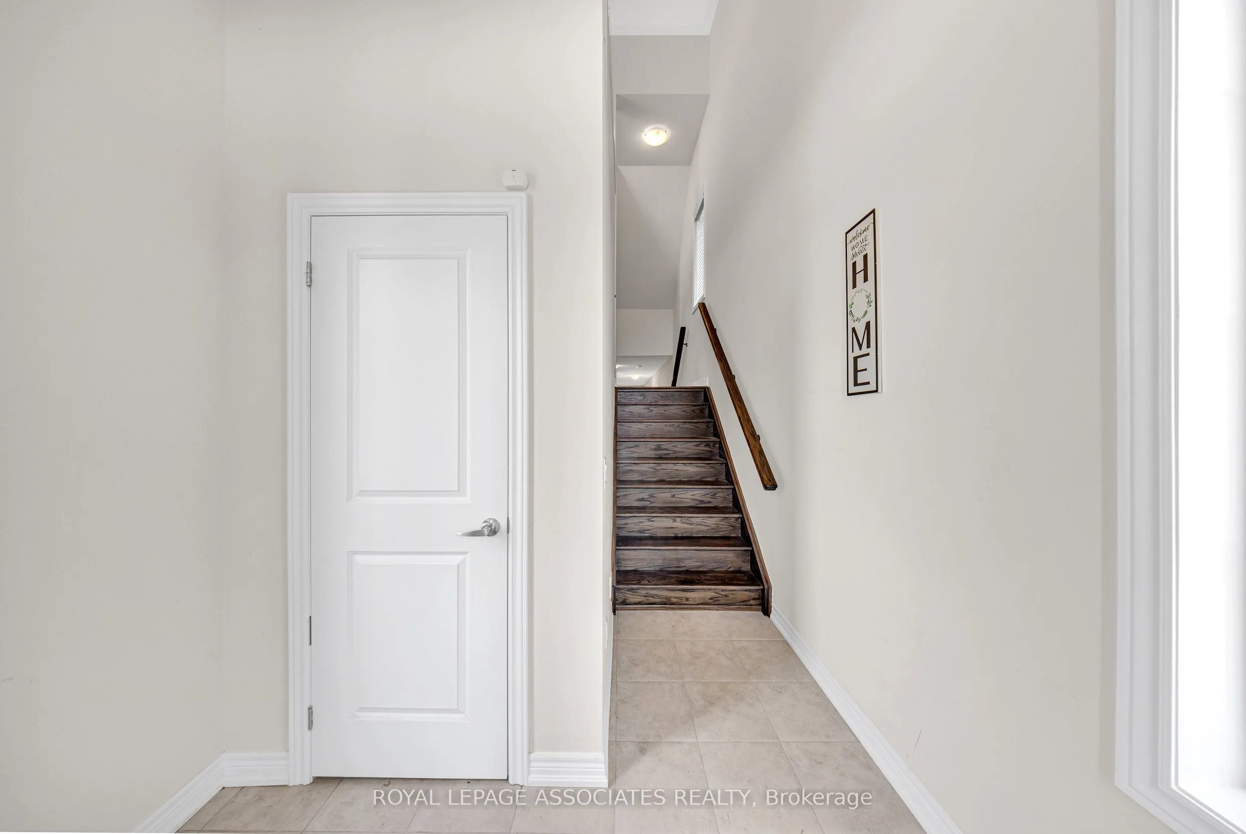 44 Elkington Crescent