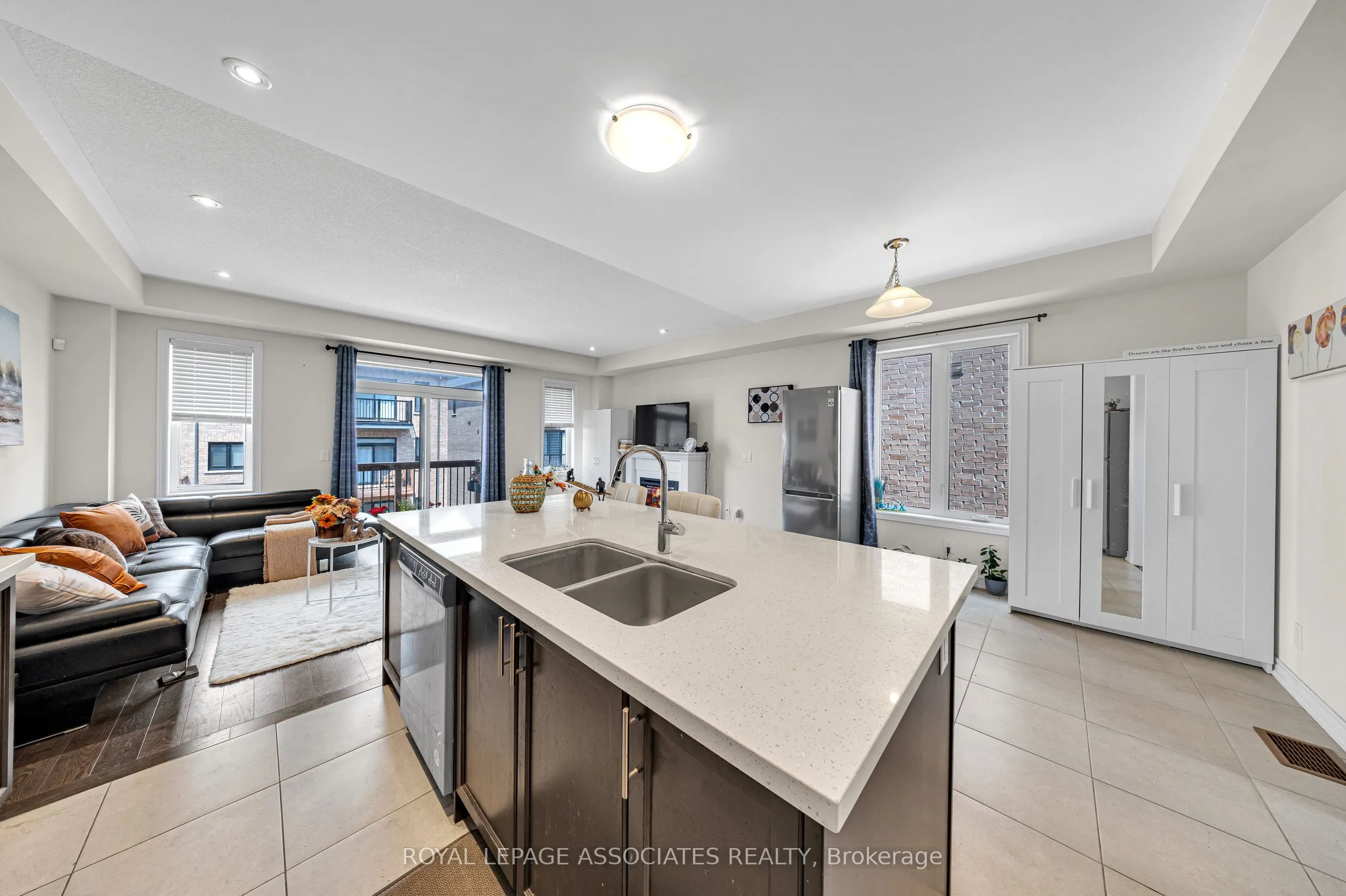 44 Elkington Crescent