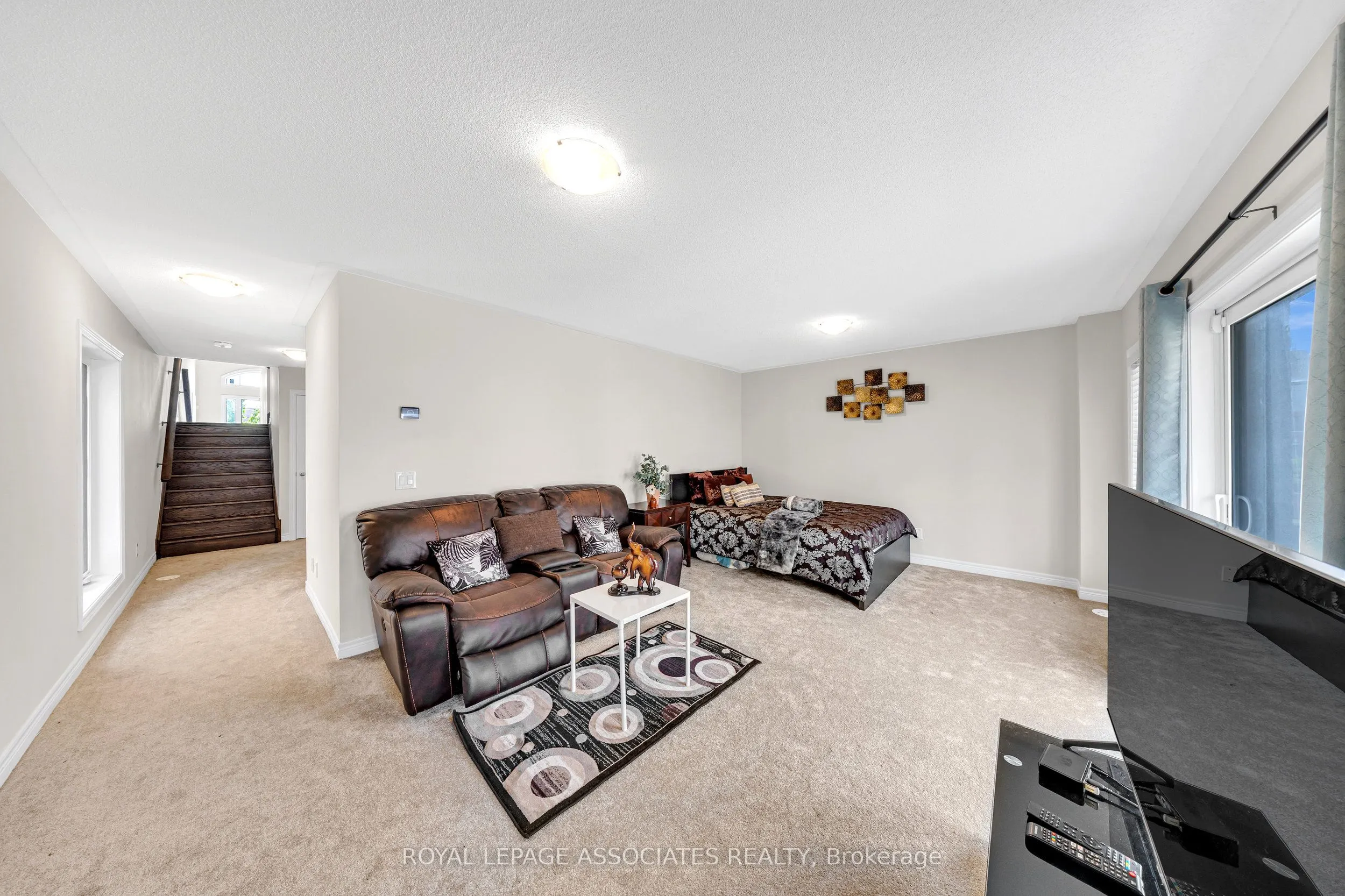 44 Elkington Crescent
