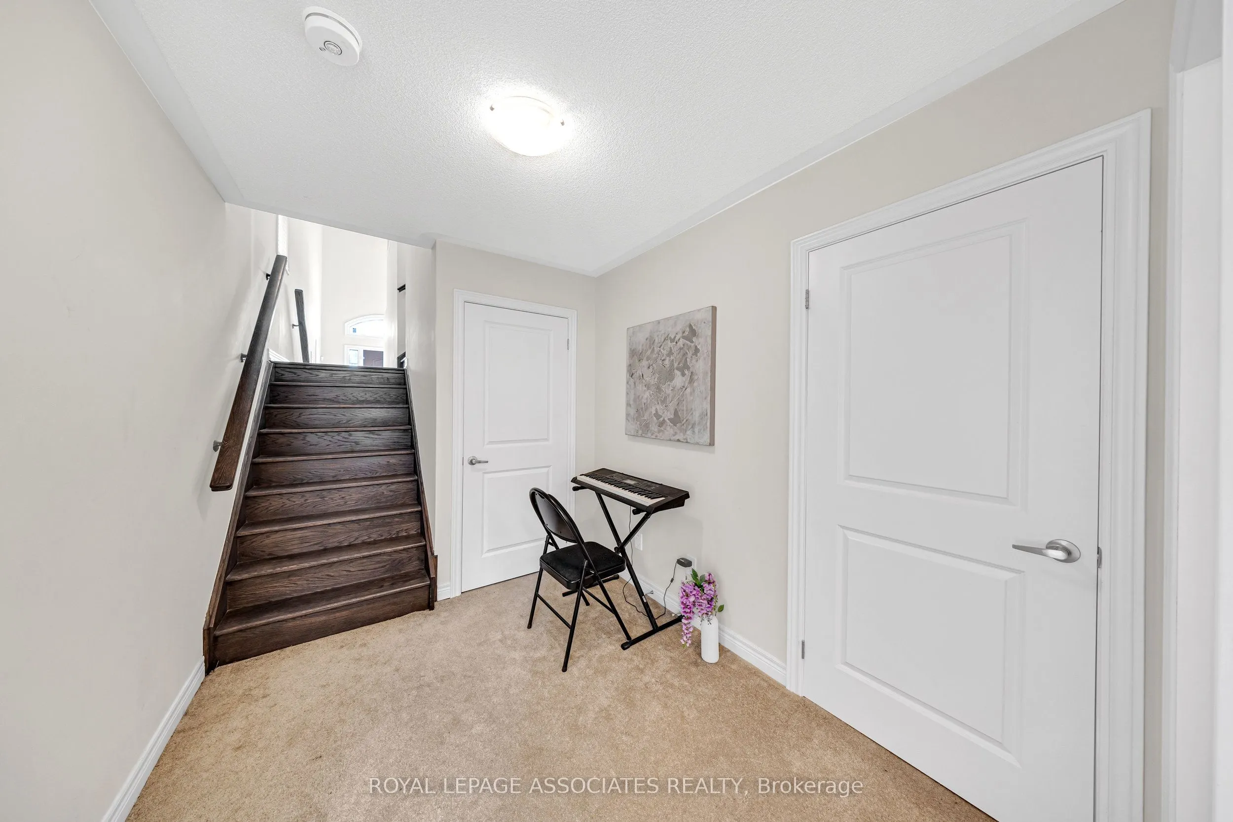 44 Elkington Crescent