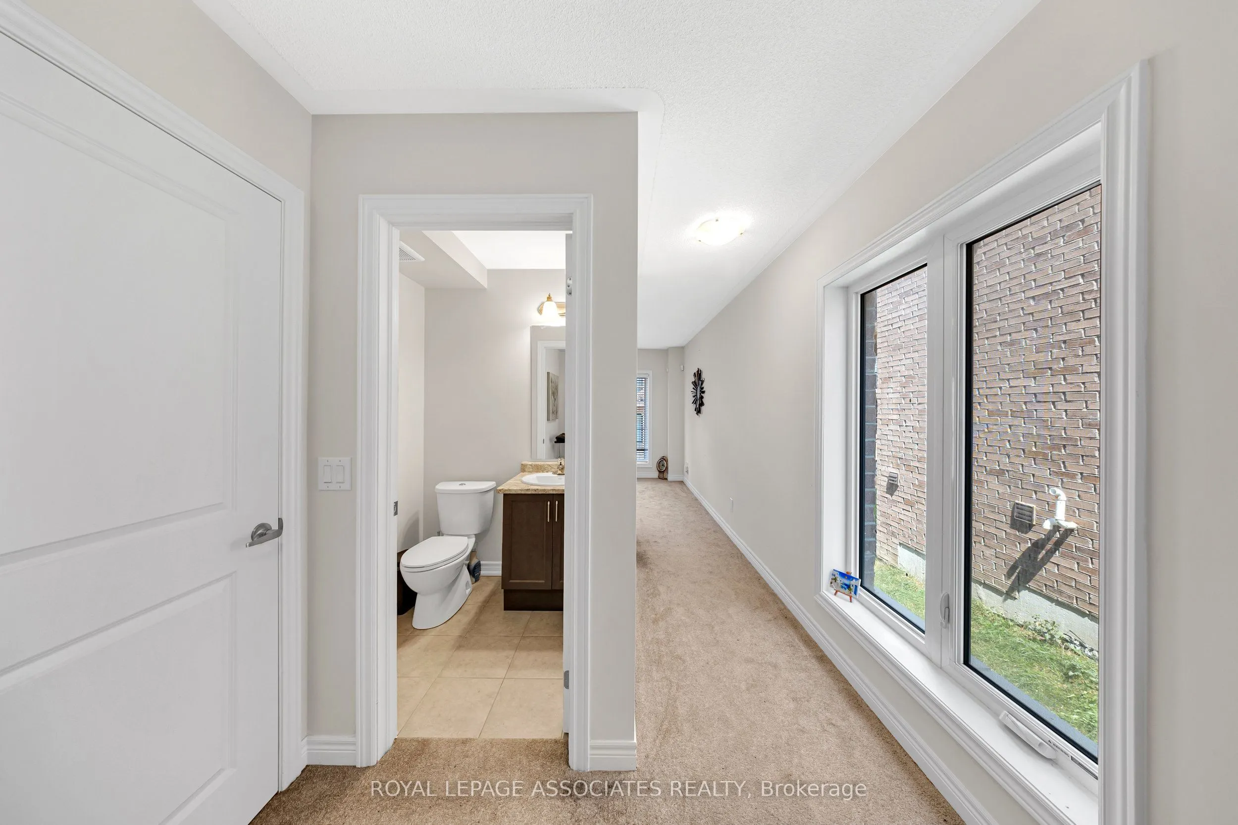 44 Elkington Crescent